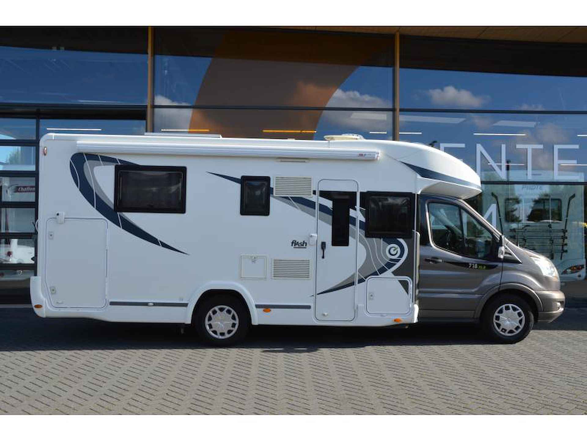 Chausson Flash 718 xlb Queensbed - 6/22