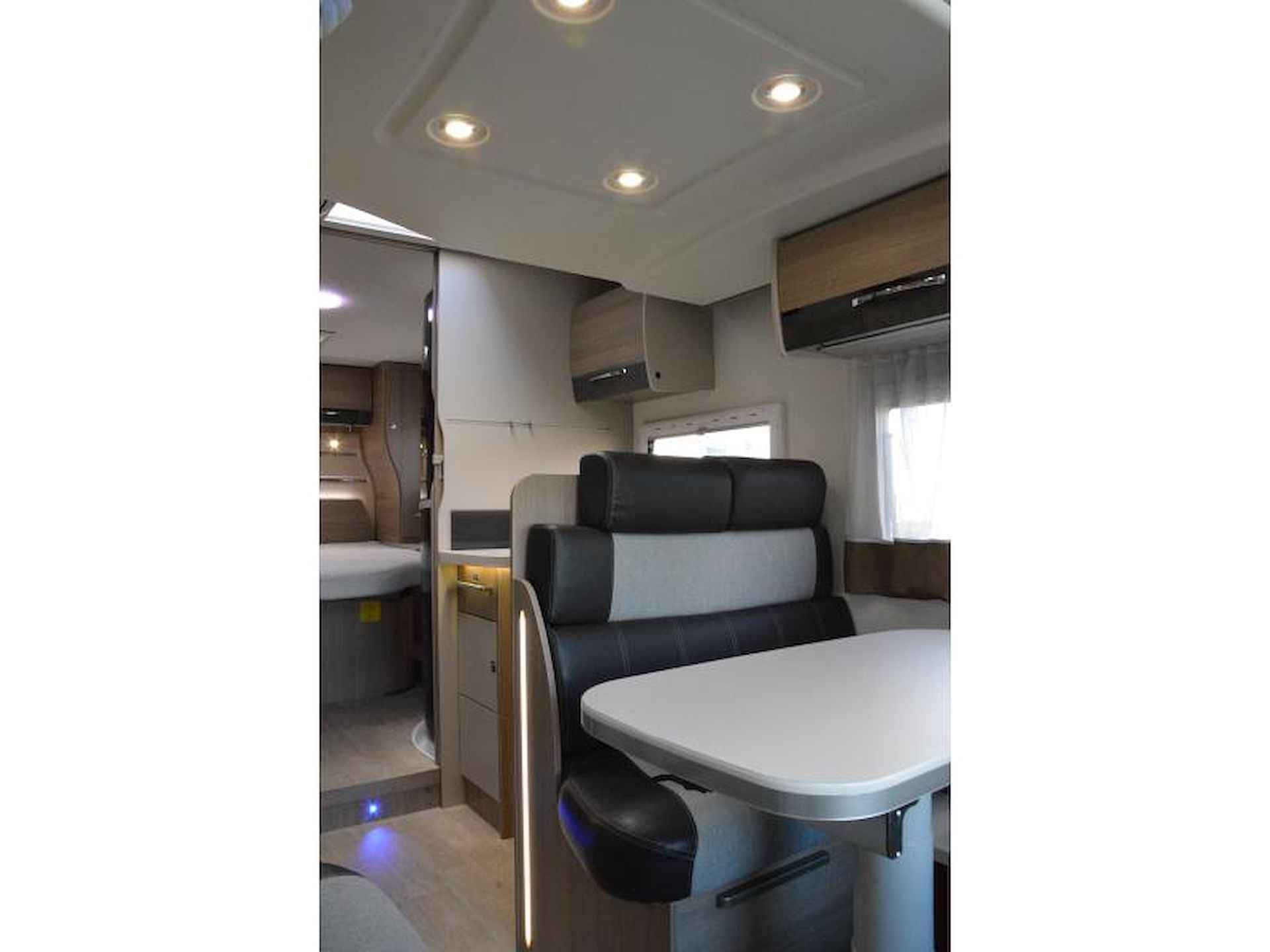 Chausson Flash 718 xlb Queensbed - 11/22