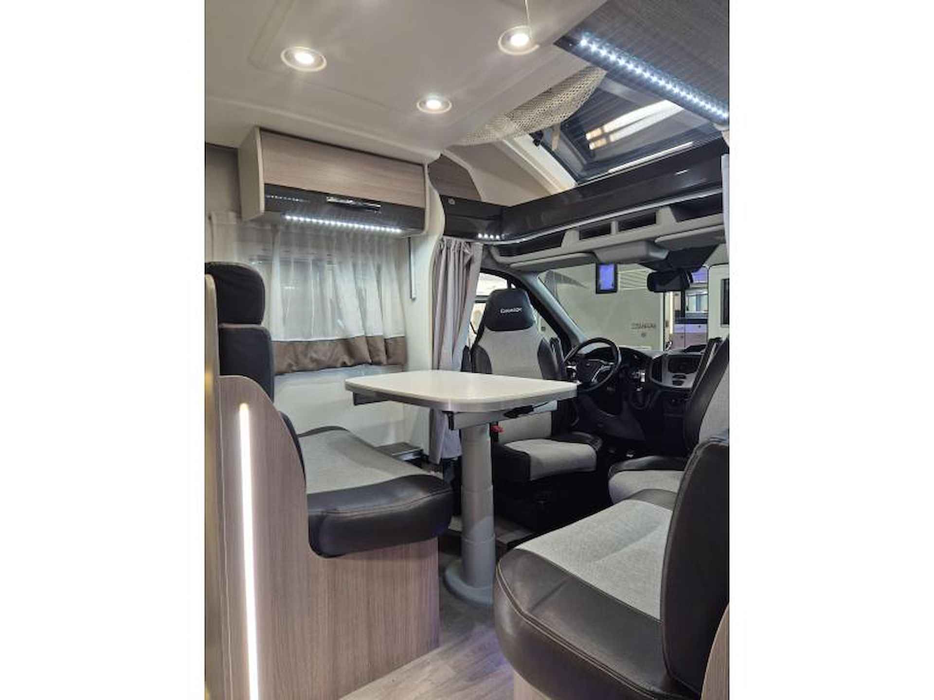 Chausson Flash 718 XLB Queensbed - 8/21