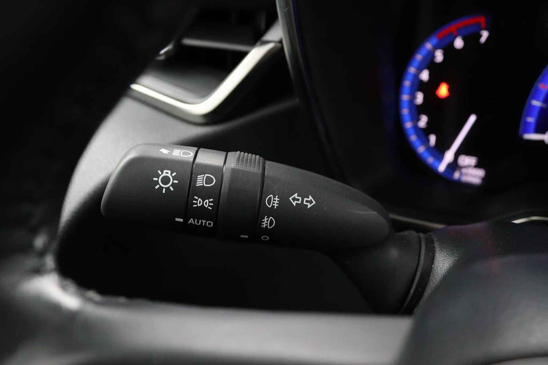 Suzuki Swace 1.8 Hybrid Style | Stuurwielverwarming | Stoelverwarming | Apple Carplay & Android Auto | Automatisch inparkeren | Keyless Entry | - 21/50