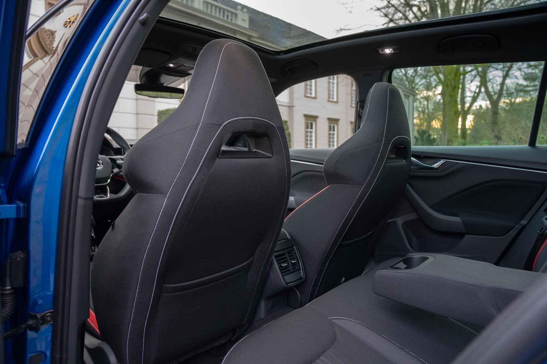 Skoda Kamiq 1.5 TSI ACT SportLine Monte Carlo TREKHAAK | PANO | CAMERA | DIG. COCKPIT | ZEER LUXE - 43/64