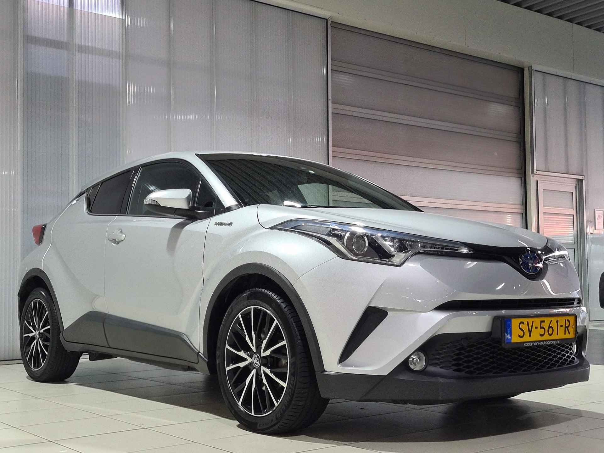 Toyota C-HR 1.8 Hybrid 122pk CVT Dynamic | Trekhaak | Navigatie | NL auto | 100% Onderhouden | Toyota garantie tot 2028! - 5/39