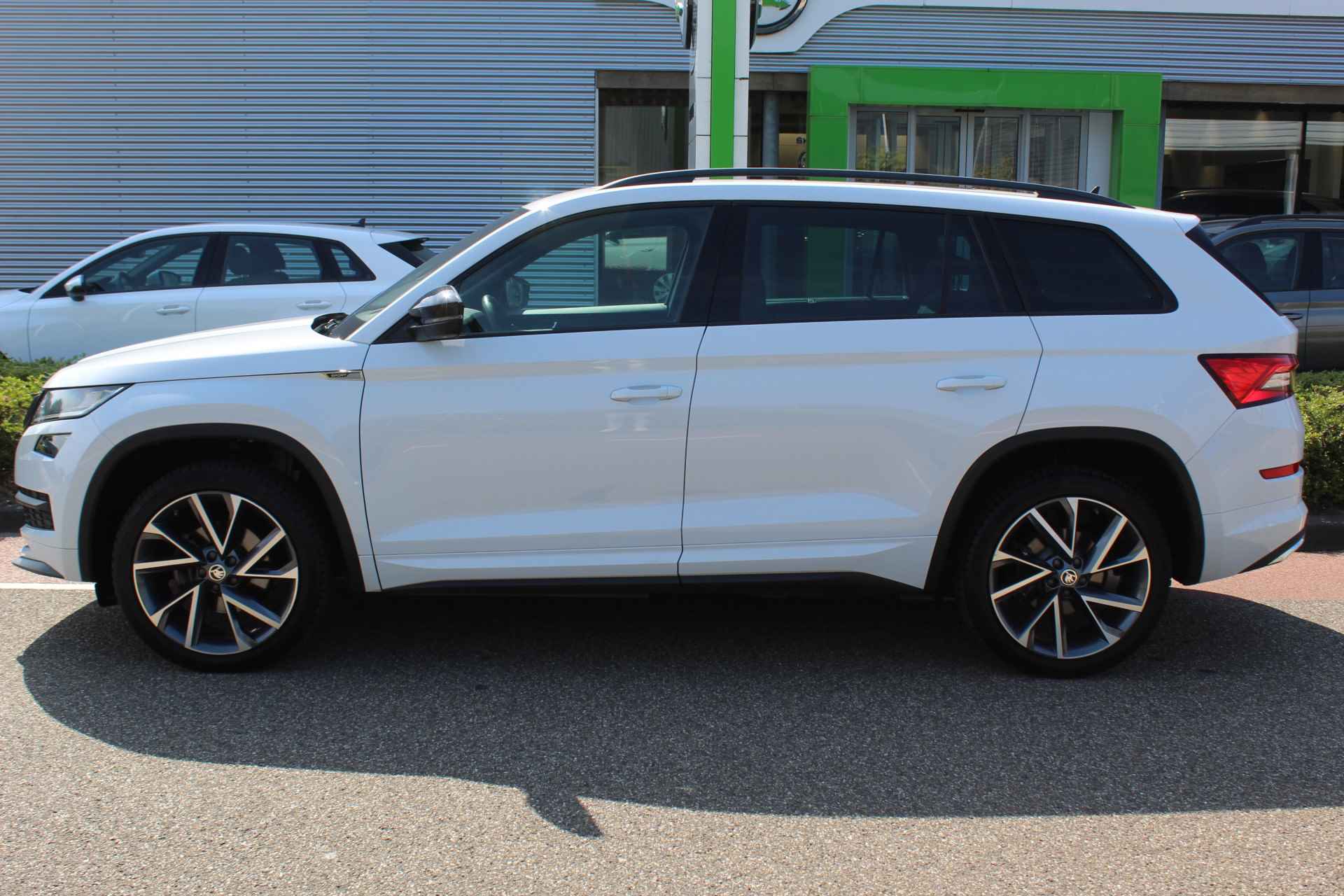 Škoda Kodiaq 1.5 TSI Sportline Business DSG/ Metallic/ Digitale Cockpit/ Led/ Panoramadak/ Leder/ Alc. Int./ Zwenkhaak/ Elec Klep/ Camera/ Parkeersensor/ 20 lmv - 5/44