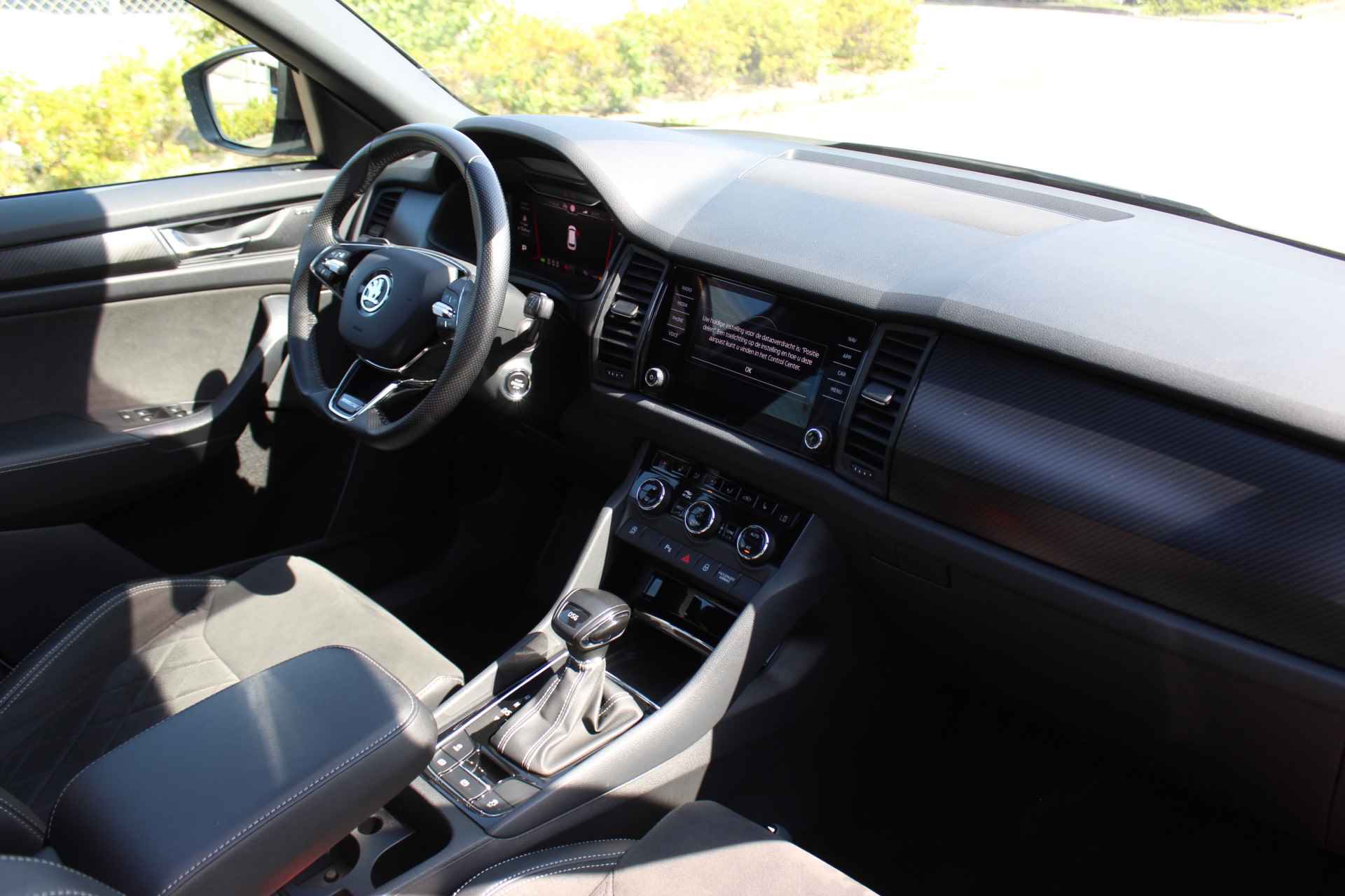 Škoda Kodiaq 1.5 TSI Sportline Business DSG/ Metallic/ Digitale Cockpit/ Led/ Panoramadak/ Leder/ Alc. Int./ Zwenkhaak/ Elec Klep/ Camera/ Parkeersensor/ 20 lmv - 21/44