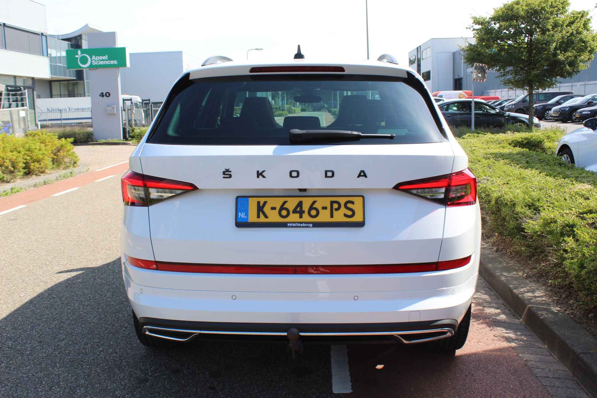 Škoda Kodiaq 1.5 TSI Sportline Business DSG/ Metallic/ Digitale Cockpit/ Led/ Panoramadak/ Leder/ Alc. Int./ Zwenkhaak/ Elec Klep/ Camera/ Parkeersensor/ 20 lmv - 8/44