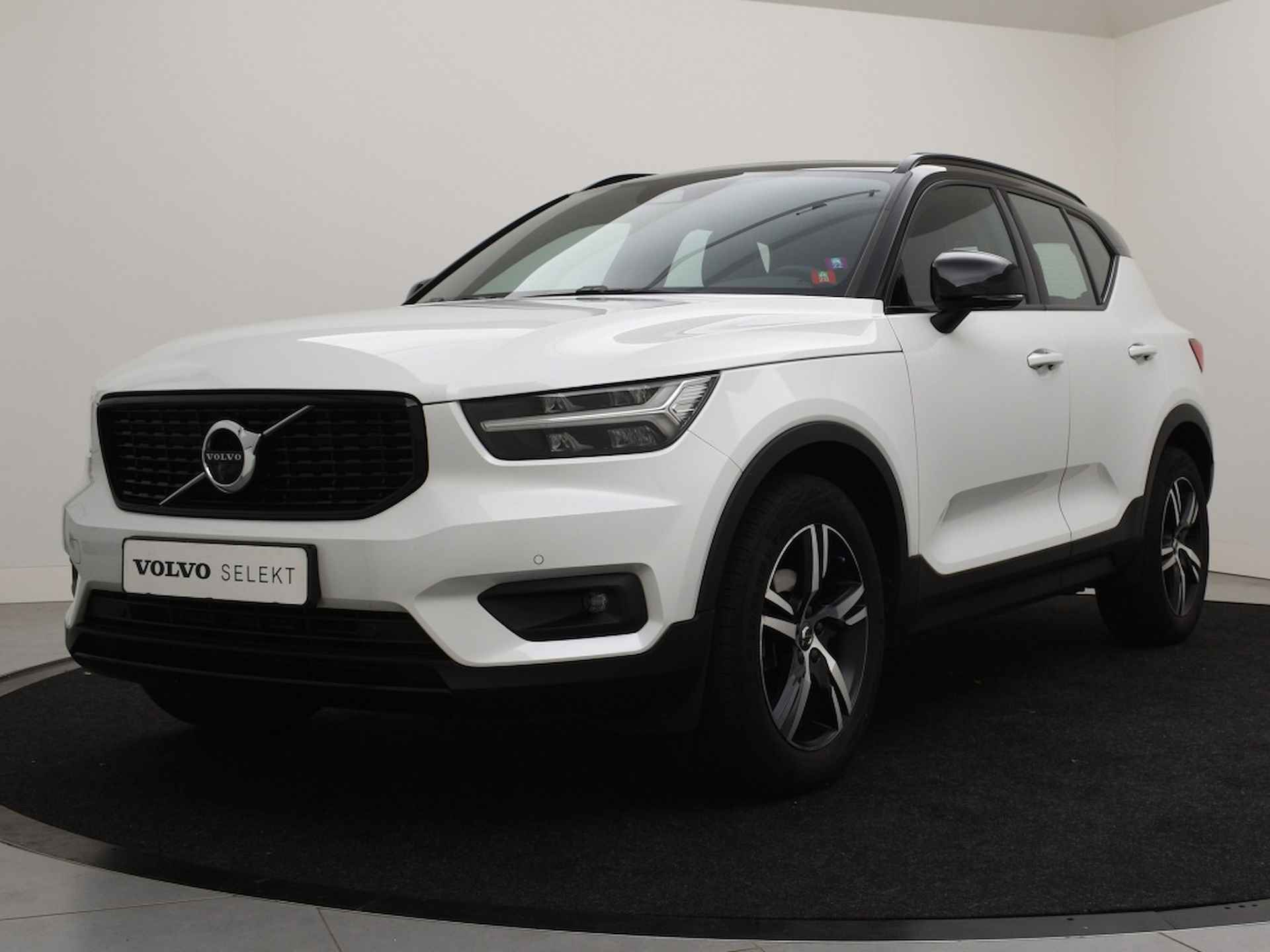 Volvo XC40 T3 AUT(8) R-DESIGN SCHUIFDAK 360GR CAMERA ACC BLIS HARMAN KARDON - 2/46