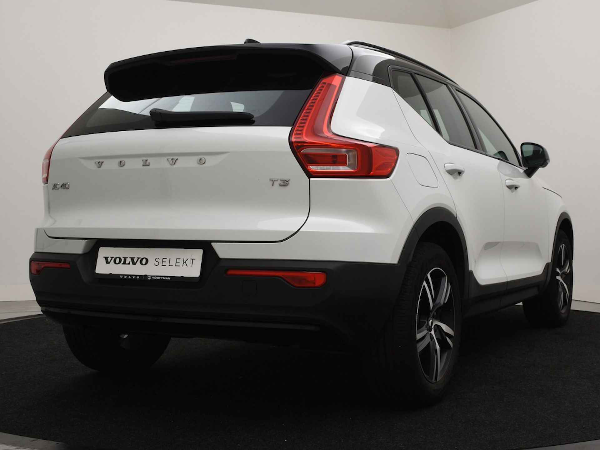 Volvo XC40 T3 AUT(8) R-DESIGN SCHUIFDAK 360GR CAMERA ACC BLIS HARMAN KARDON - 4/46