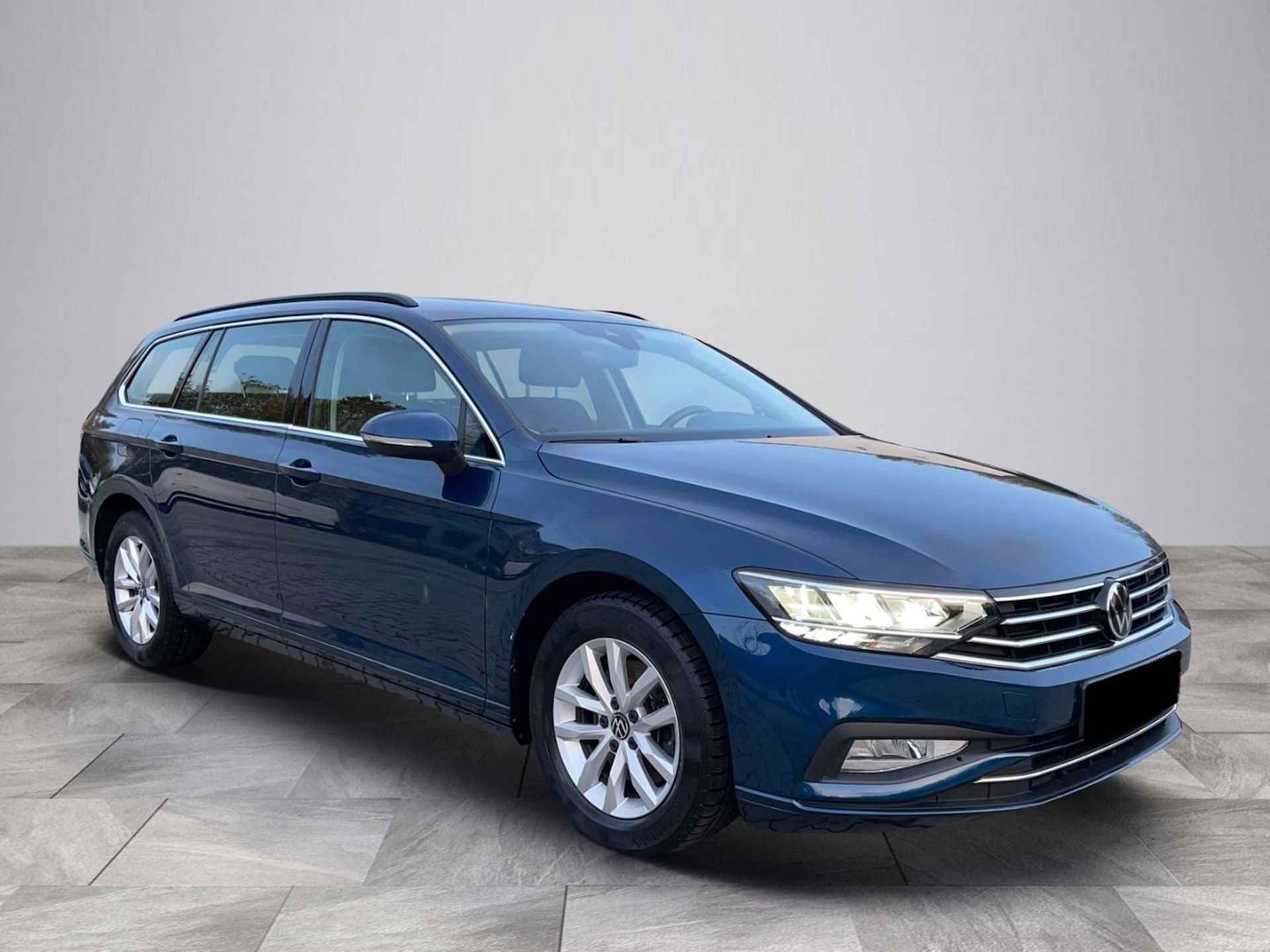 Volkswagen Passat Variant 2.0 TDI 150 PK DSG ACC LED Camera Trekhaak - 2/14