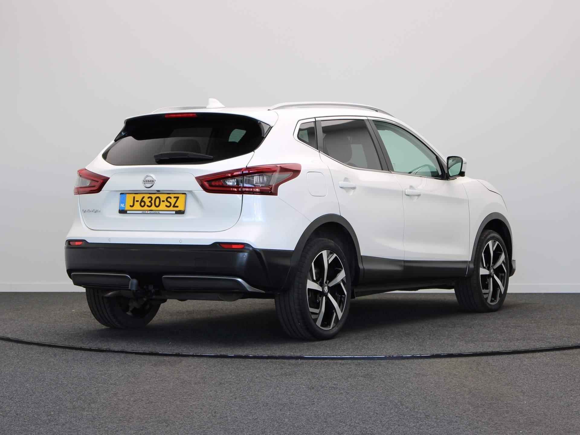 Nissan Qashqai 140pk DIG-T Tekna | Trekhaak | Panoramadak | Half lederen bekleding | 360 graden camera | Adaptive cruise control | Navigatie | Stoelverwarming | - 11/52