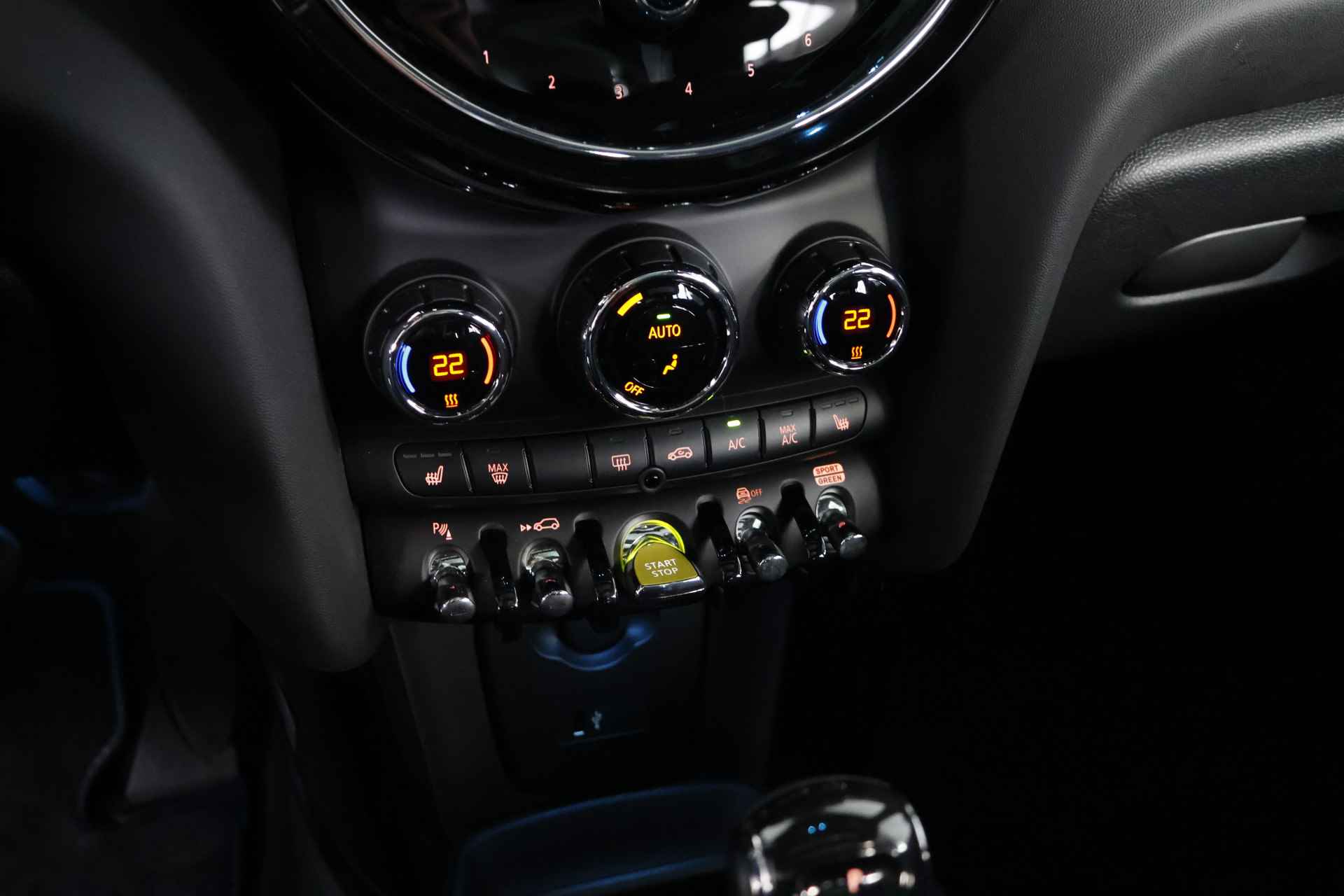 MINI Mini Electric Yours 33 kWh / Opendak / Leder / HUD / Pilot assist / CarPlay - 14/27