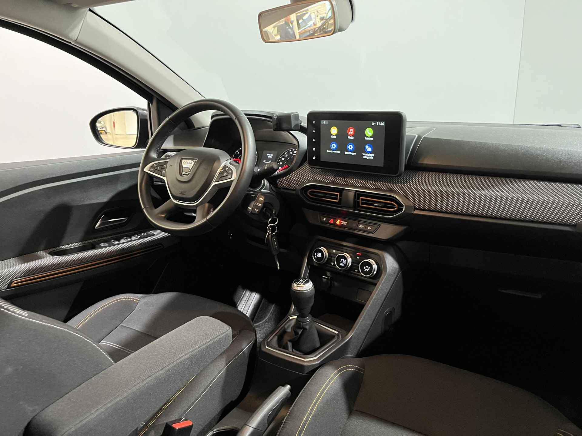 Dacia Sandero 1.0 - 100PK TCe Bi-Fuel Expression | 1e eigenaar | Trekhaak | Apple CarPlay/Android Auto | Full LED | Camera | Cruise Control | Parkeersensoren | Climate Control | Licht & Regen Sensor | - 10/29