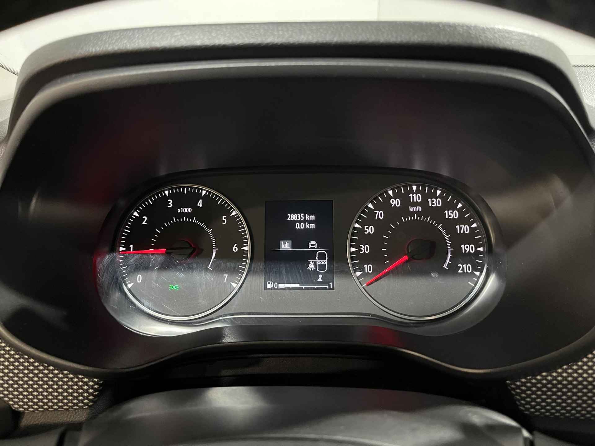 Dacia Sandero 1.0 - 100PK TCe Bi-Fuel Expression | 1e eigenaar | Trekhaak | Apple CarPlay/Android Auto | Full LED | Camera | Cruise Control | Parkeersensoren | Climate Control | Licht & Regen Sensor | - 15/29