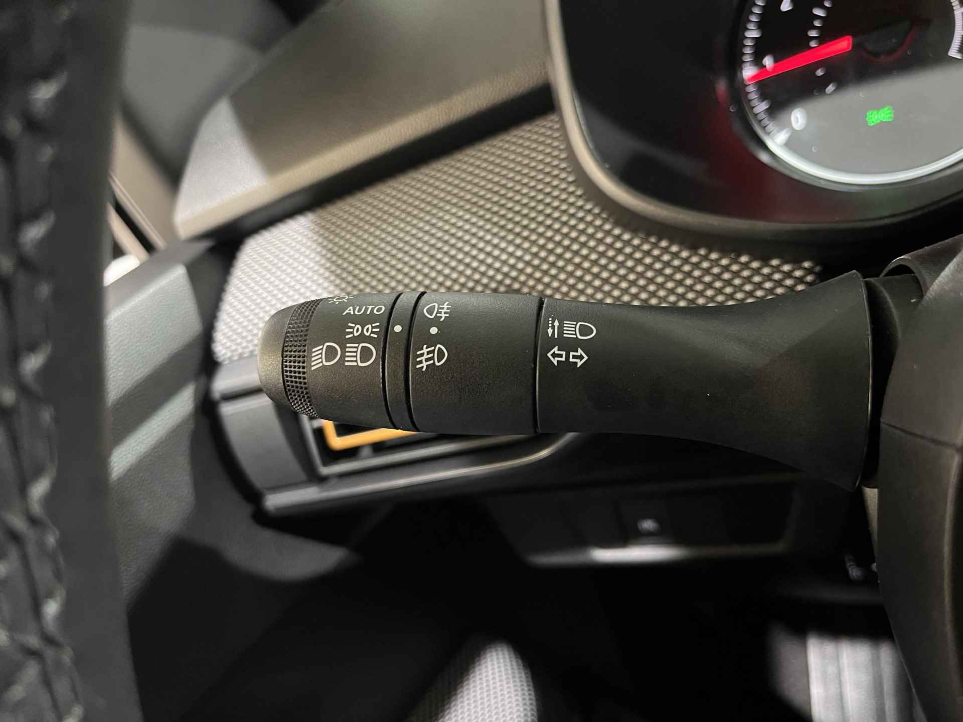 Dacia Sandero 1.0 - 100PK TCe Bi-Fuel Expression | 1e eigenaar | Trekhaak | Apple CarPlay/Android Auto | Full LED | Camera | Cruise Control | Parkeersensoren | Climate Control | Licht & Regen Sensor | - 16/29