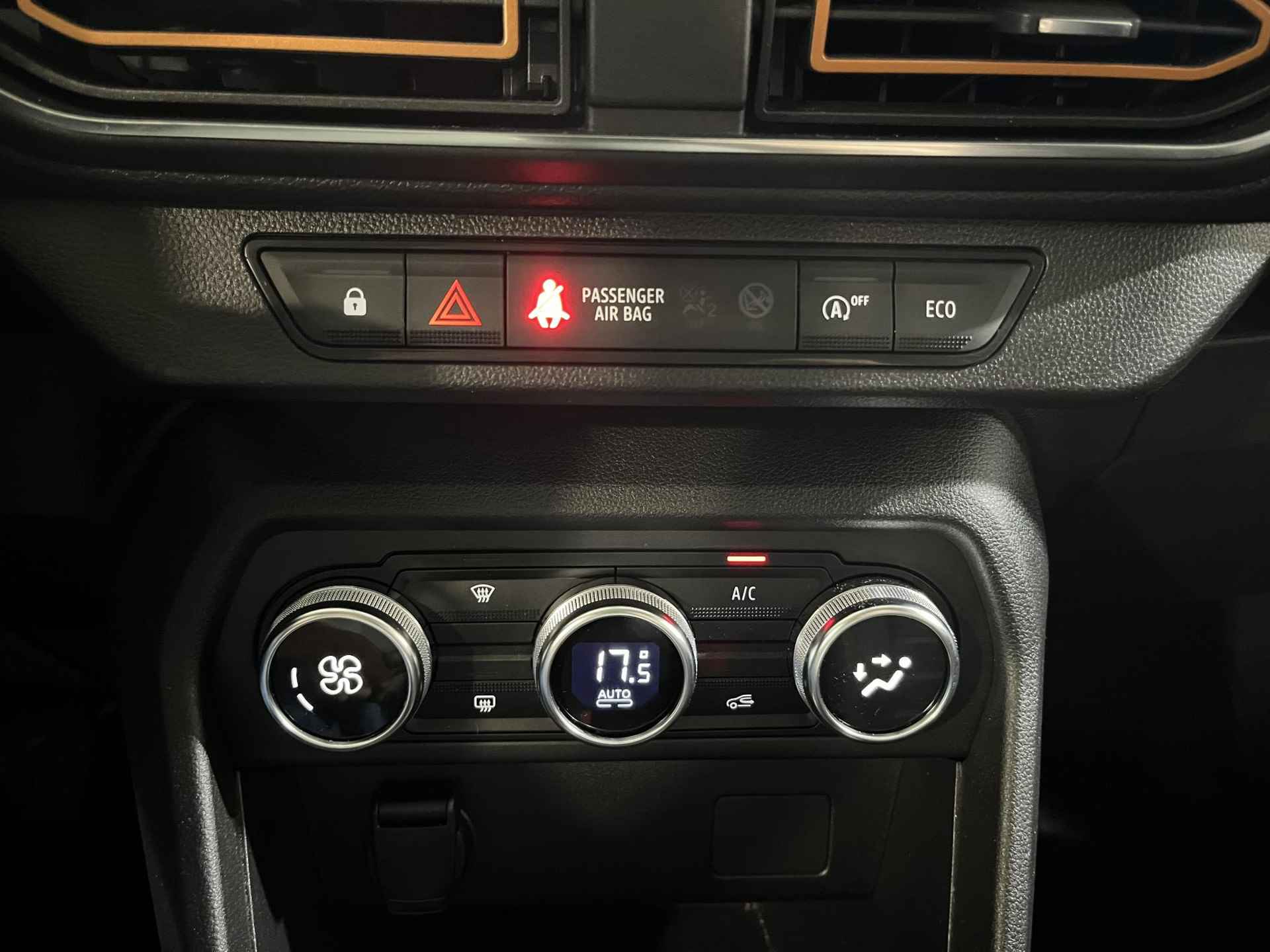 Dacia Sandero 1.0 - 100PK TCe Bi-Fuel Expression | 1e eigenaar | Trekhaak | Apple CarPlay/Android Auto | Full LED | Camera | Cruise Control | Parkeersensoren | Climate Control | Licht & Regen Sensor | - 21/29
