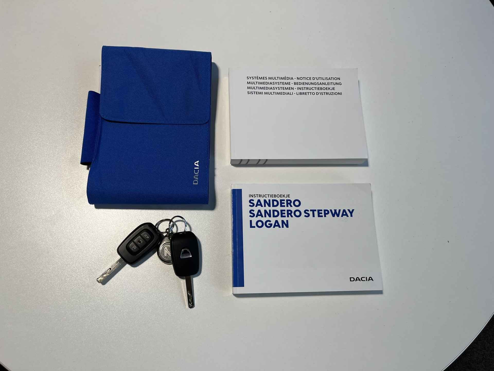 Dacia Sandero 1.0 - 100PK TCe Bi-Fuel Expression | 1e eigenaar | Trekhaak | Apple CarPlay/Android Auto | Full LED | Camera | Cruise Control | Parkeersensoren | Climate Control | Licht & Regen Sensor | - 27/29