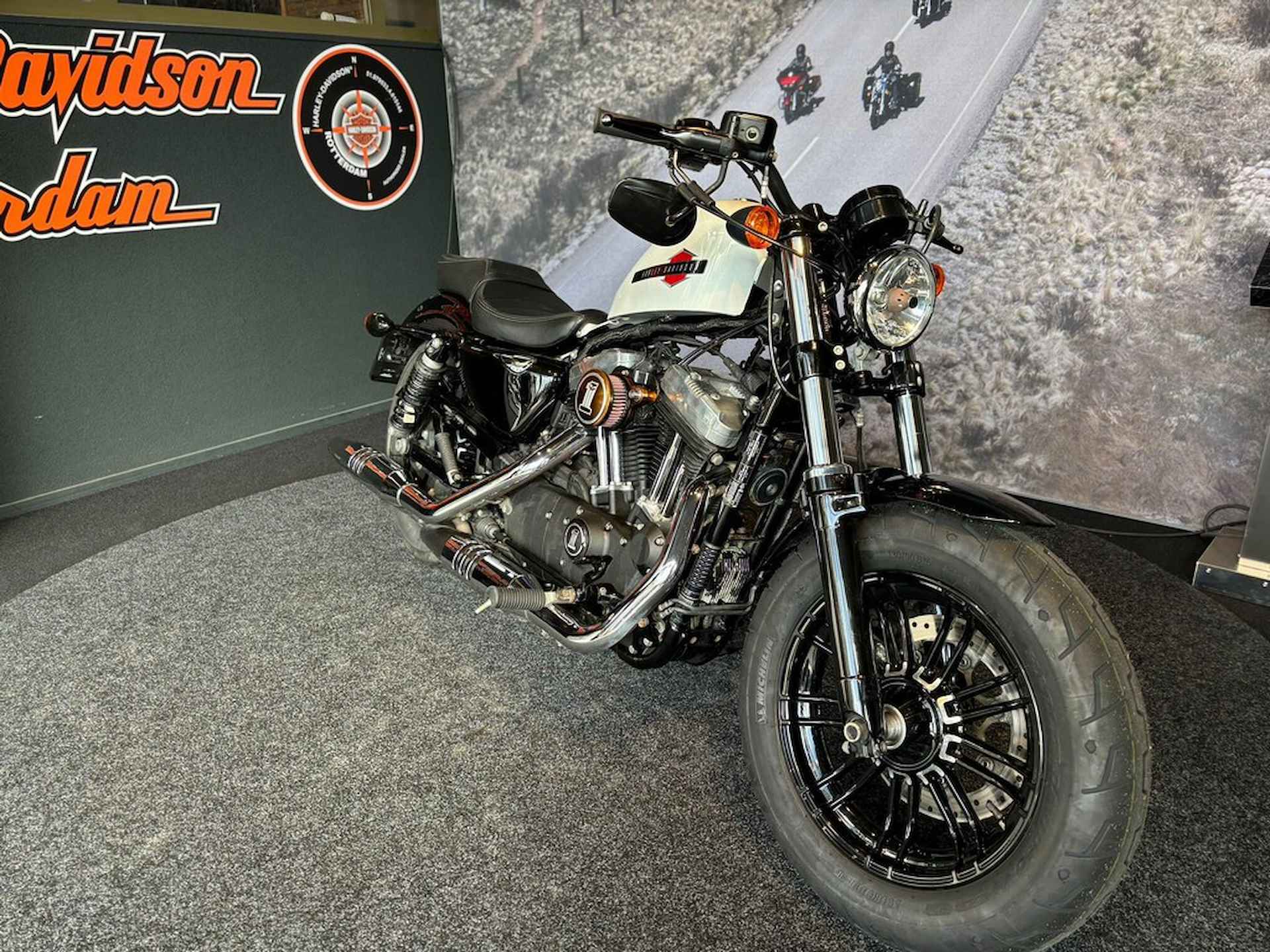 Harley-Davidson SPORTSTER FORTY-EIGHT - 2/6