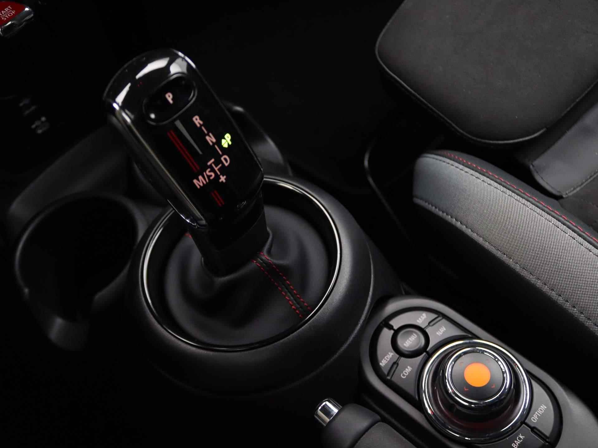 MINI 3-deurs John Cooper Works GP Connected Navigation Plus + 18'' + LED | Showroom Sale - 28/37