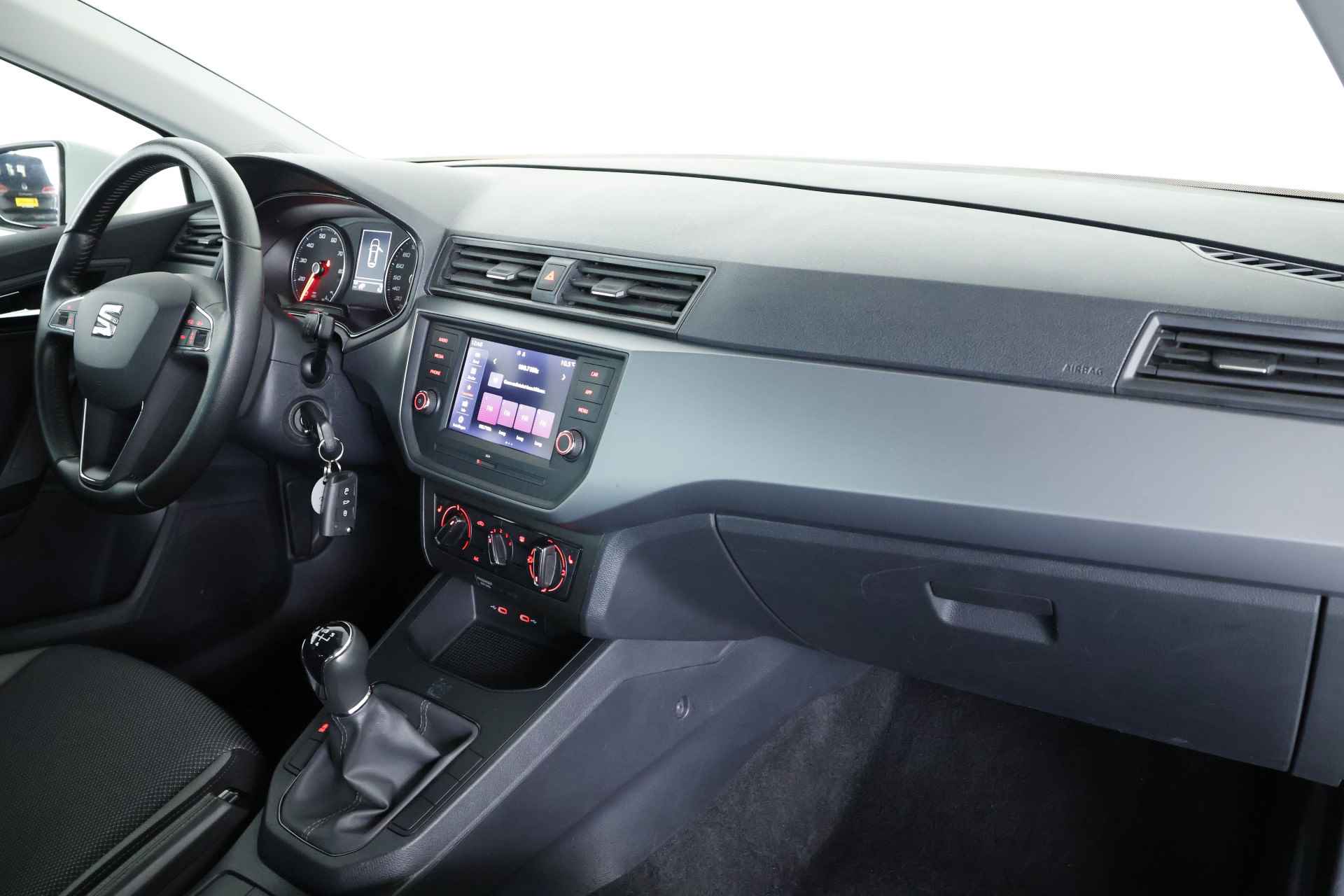 SEAT Ibiza 1.0 TSI Style / CarPlay / Airco / DAB+ / ALLSEASON - 3/24