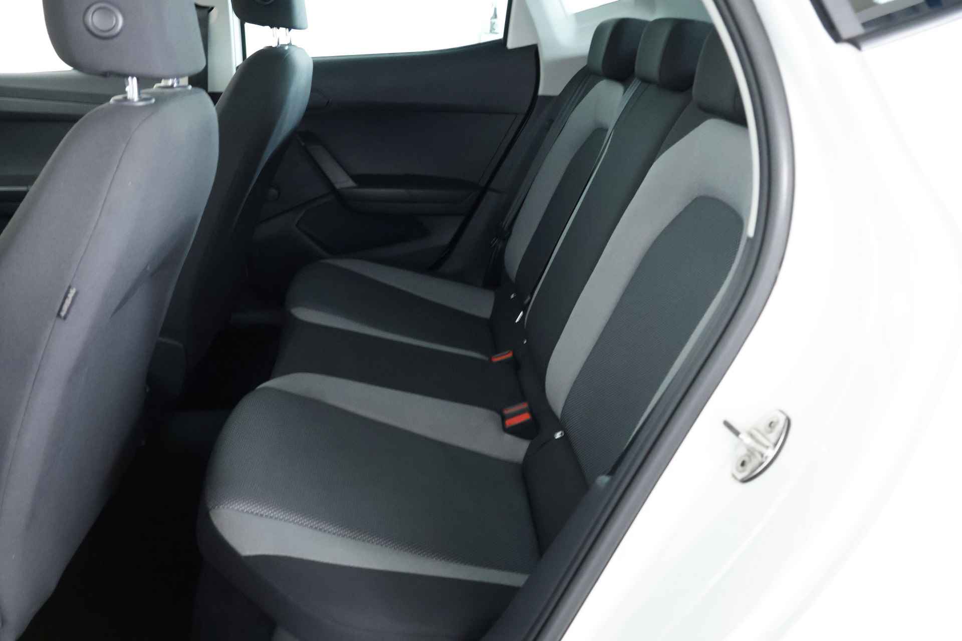SEAT Ibiza 1.0 TSI Style / CarPlay / Airco / DAB+ / ALLSEASON - 11/24