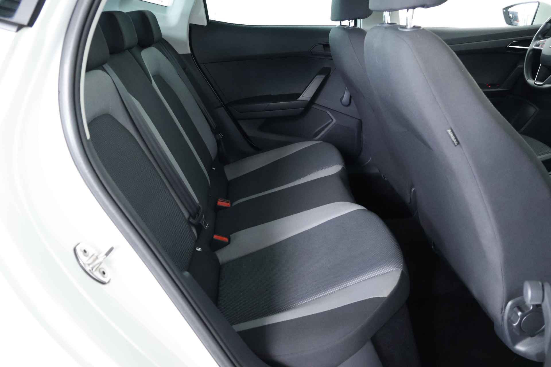 SEAT Ibiza 1.0 TSI Style / CarPlay / Airco / DAB+ / ALLSEASON - 12/24
