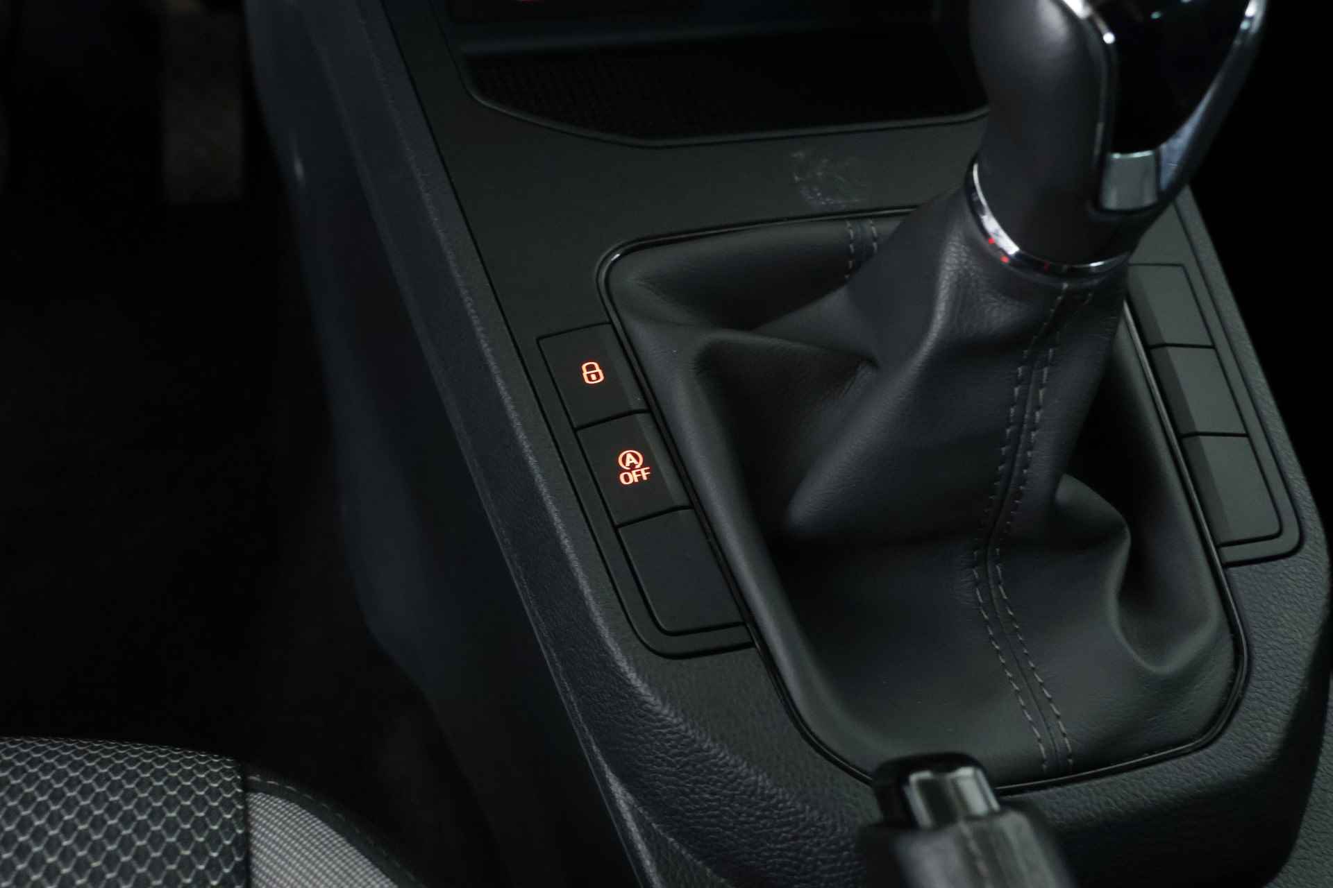 SEAT Ibiza 1.0 TSI Style / CarPlay / Airco / DAB+ / ALLSEASON - 16/24