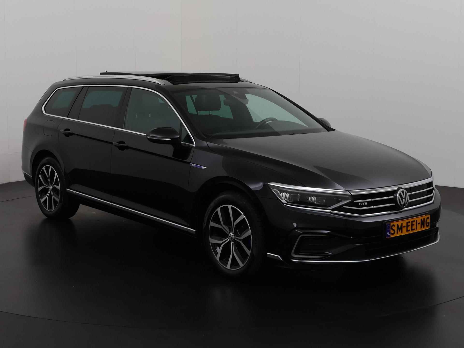 Volkswagen Passat Variant 1.4 TSI PHEV GTE | Panoramadak | Digital Cockpit | Trekhaak | Zondag Open! - 30/42