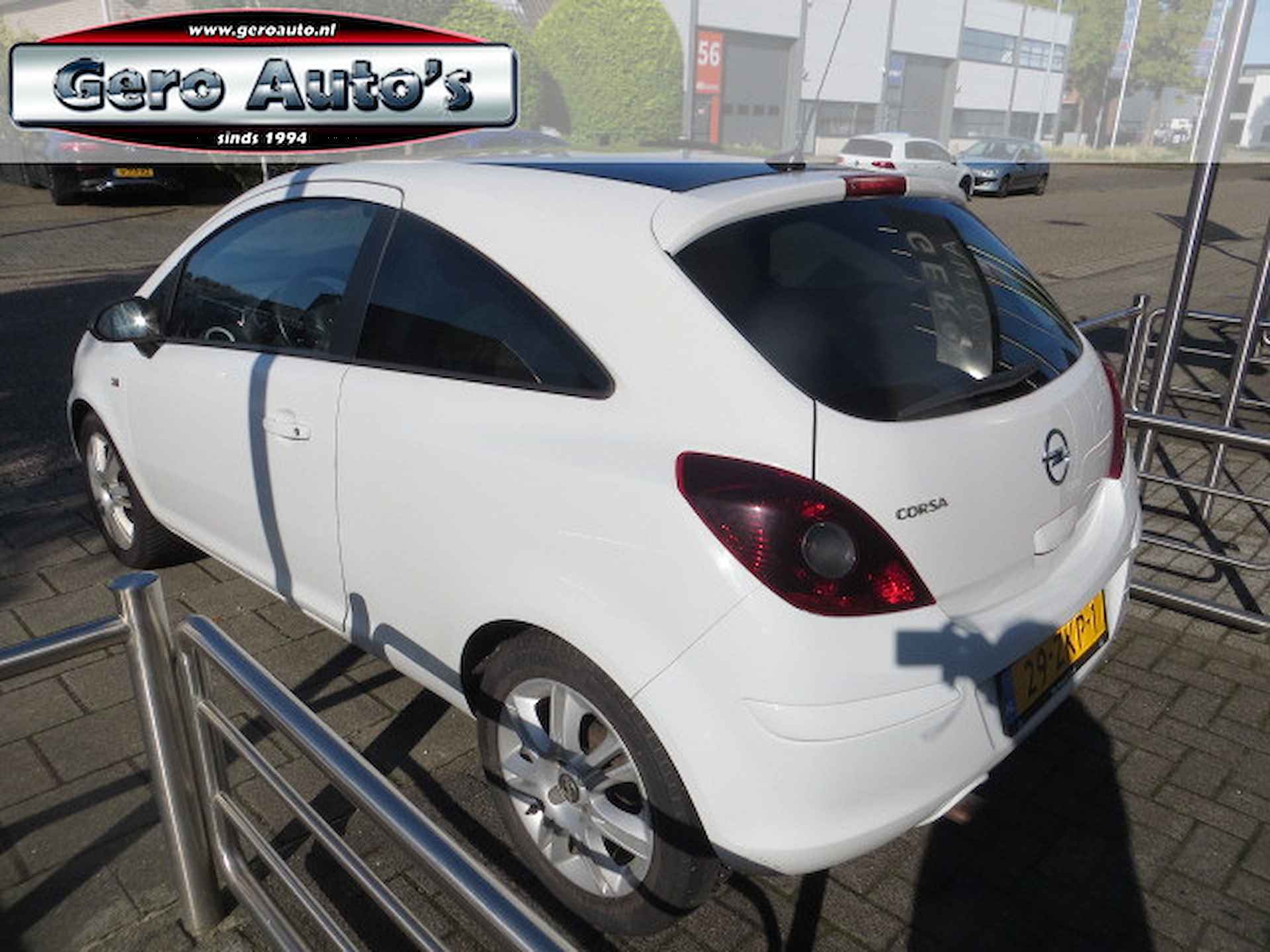 Opel Corsa 1.2 EcoFlex LPG Anniversay Edition export ,nette auto ondanks hoge km-stand - 6/17