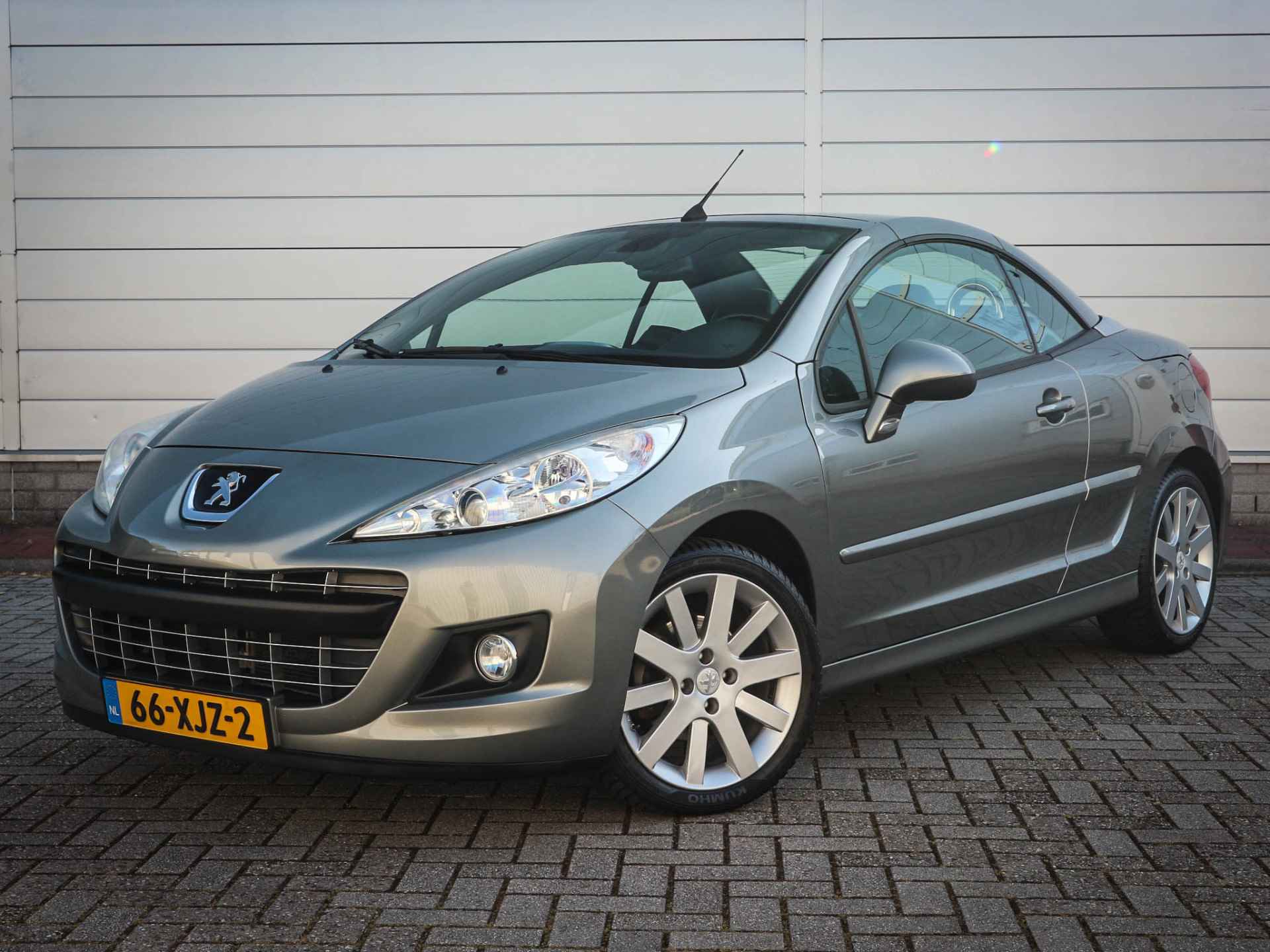 Peugeot 207 CC 1.6 VTi Griffe | Clima | Cruise | Pdc | Leer | 17 Inch | Allseason | Stoelverwarming | - 3/44