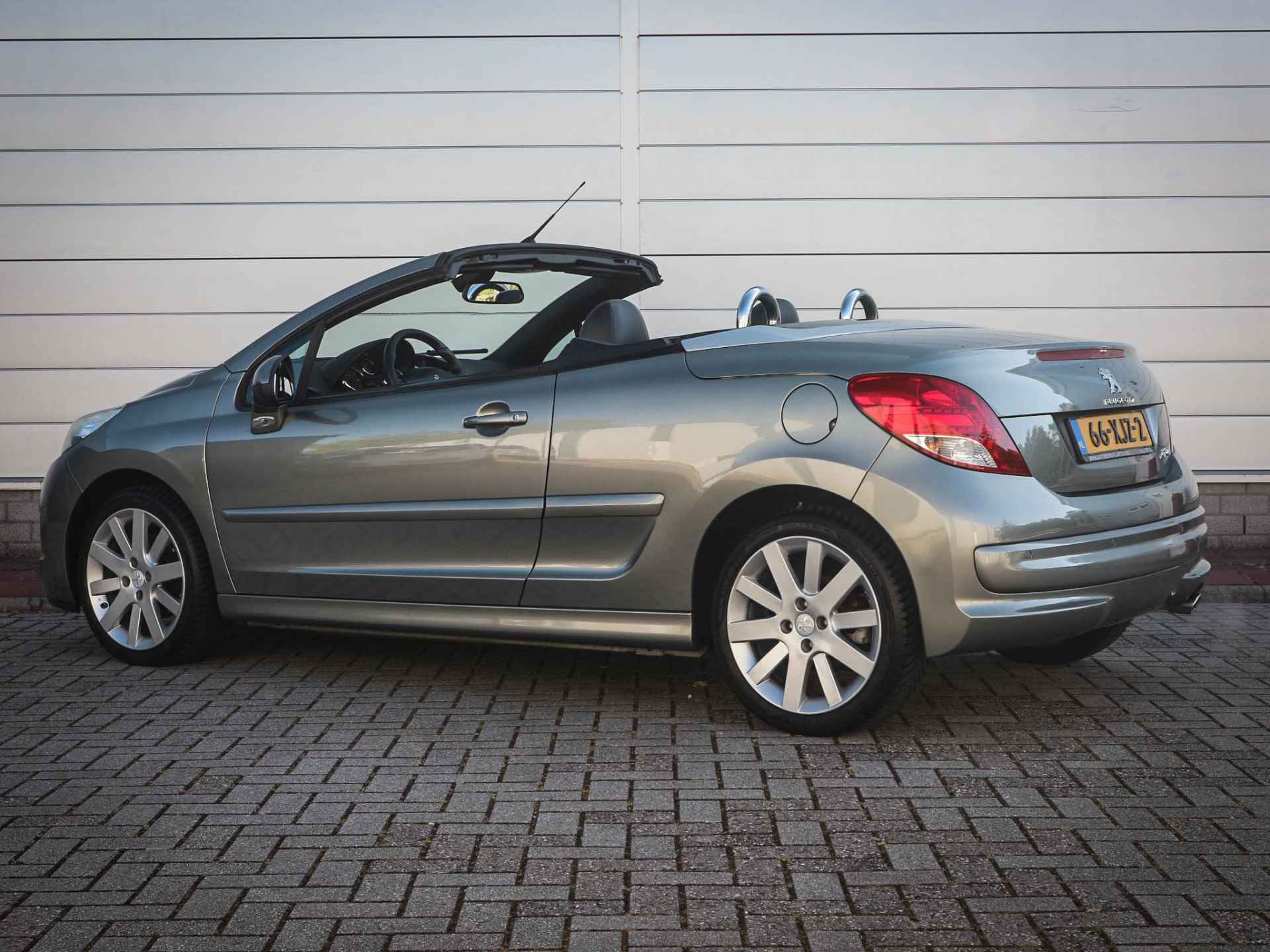 Peugeot 207 CC 1.6 VTi Griffe | Clima | Cruise | Pdc | Leer | 17 Inch | Allseason | Stoelverwarming | - 11/44