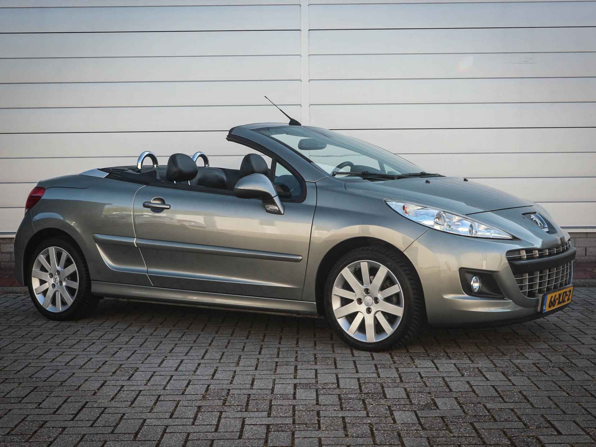 Peugeot 207 CC 1.6 VTi Griffe | Clima | Cruise | Pdc | Leer | 17 Inch | Allseason | Stoelverwarming | - 14/44