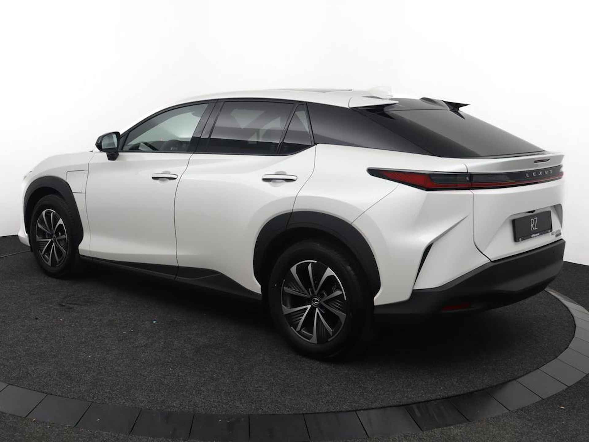 Lexus RZ 450e Executive Line 71 kWh | Panoramadak | Nieuw! | Uit voorraad leverbaar - 12/52