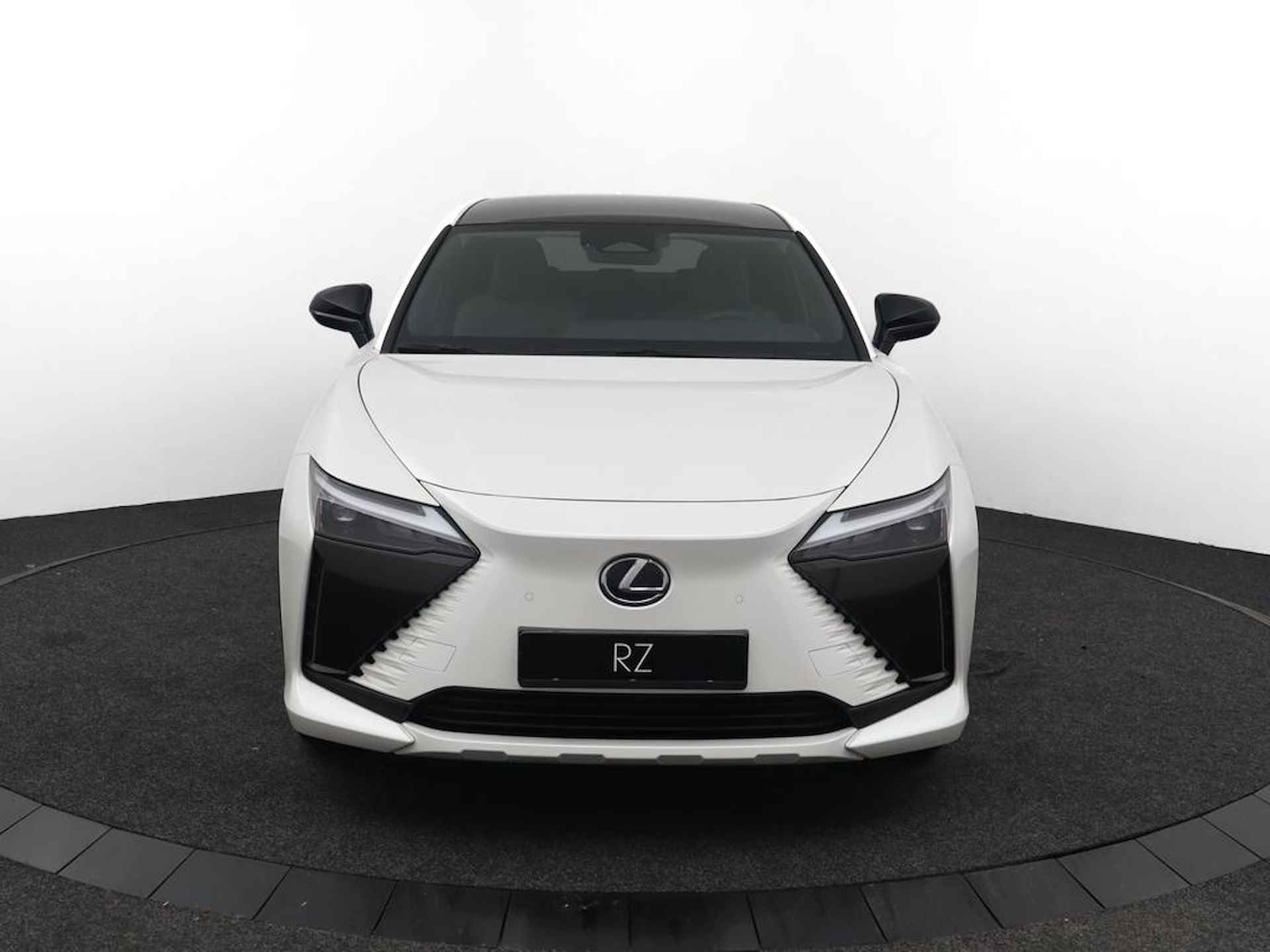 Lexus RZ 450e Executive Line 71 kWh | Panoramadak | Nieuw! | Uit voorraad leverbaar - 16/52