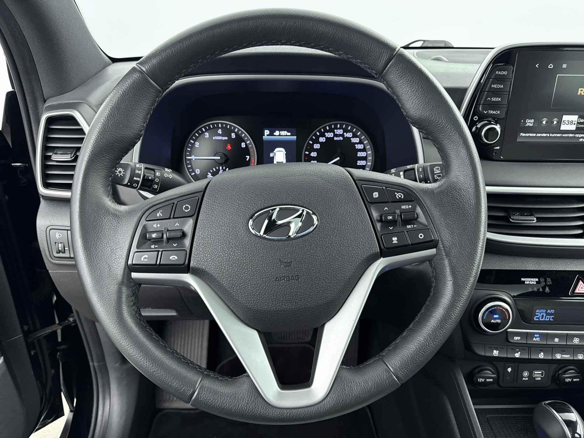 Hyundai Tucson 1.6 T-GDI Premium // 1e EIGENAAR // PANORAMA // STOELVENTILATIE // - 24/31