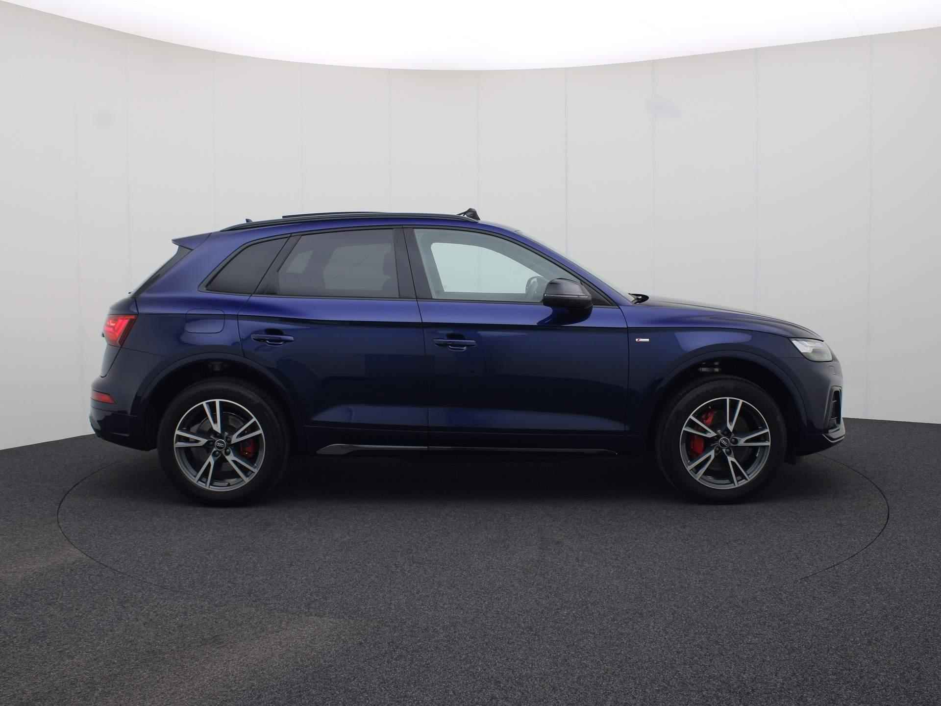 Audi Q5 55 TFSIe 270kW/299PK S Line · Panoramadak · Leder/ Stof · Stoel- & stuurverwarming · Garantie tot maart 2025 - 4/48