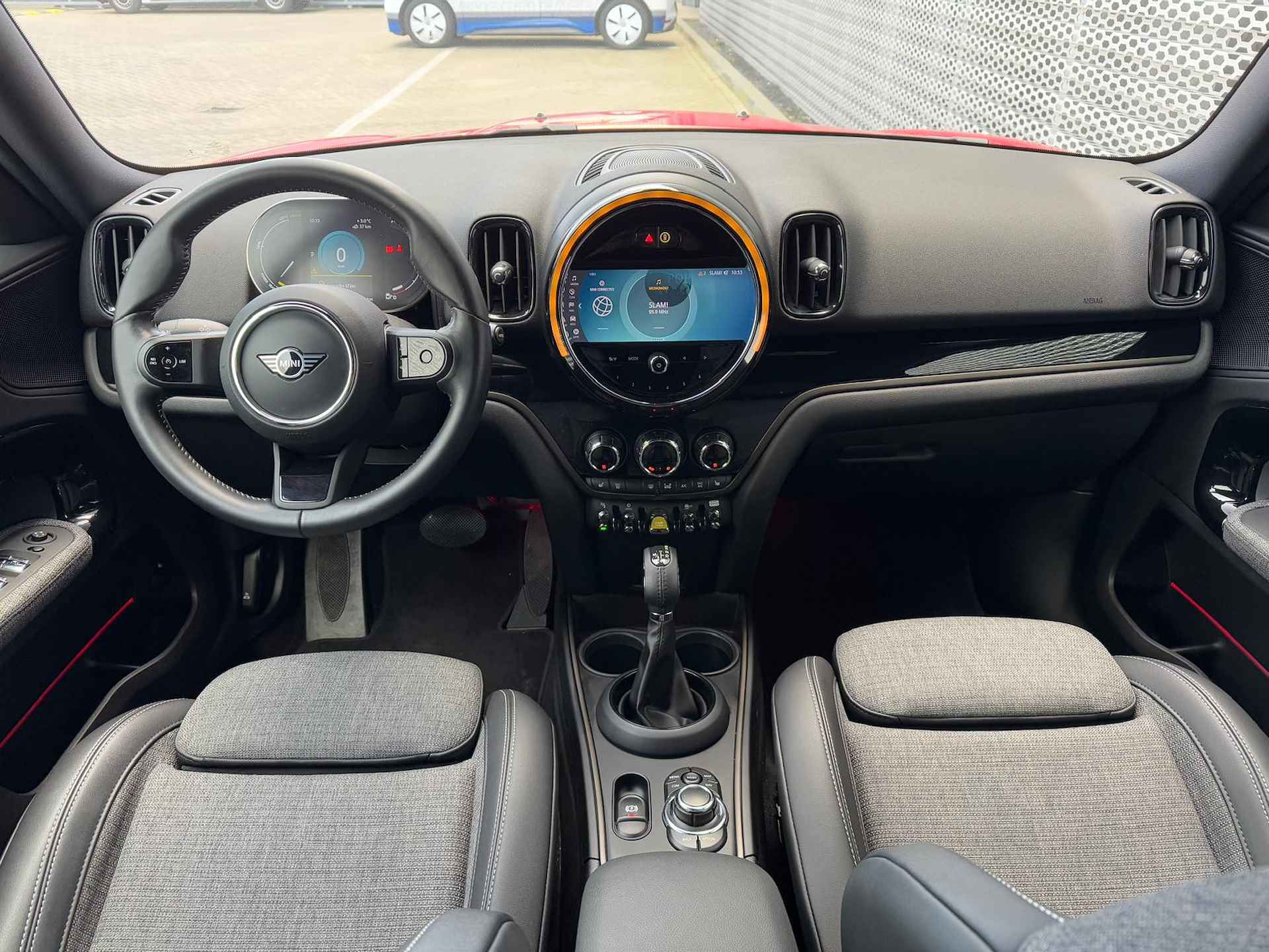 MINI Countryman 2.0 Cooper S E ALL4 Business Edition / Digitale Cockpit / LED / Alarmsysteem / Half-Lederen Bekleding / Keyless Start P4 - 14/29