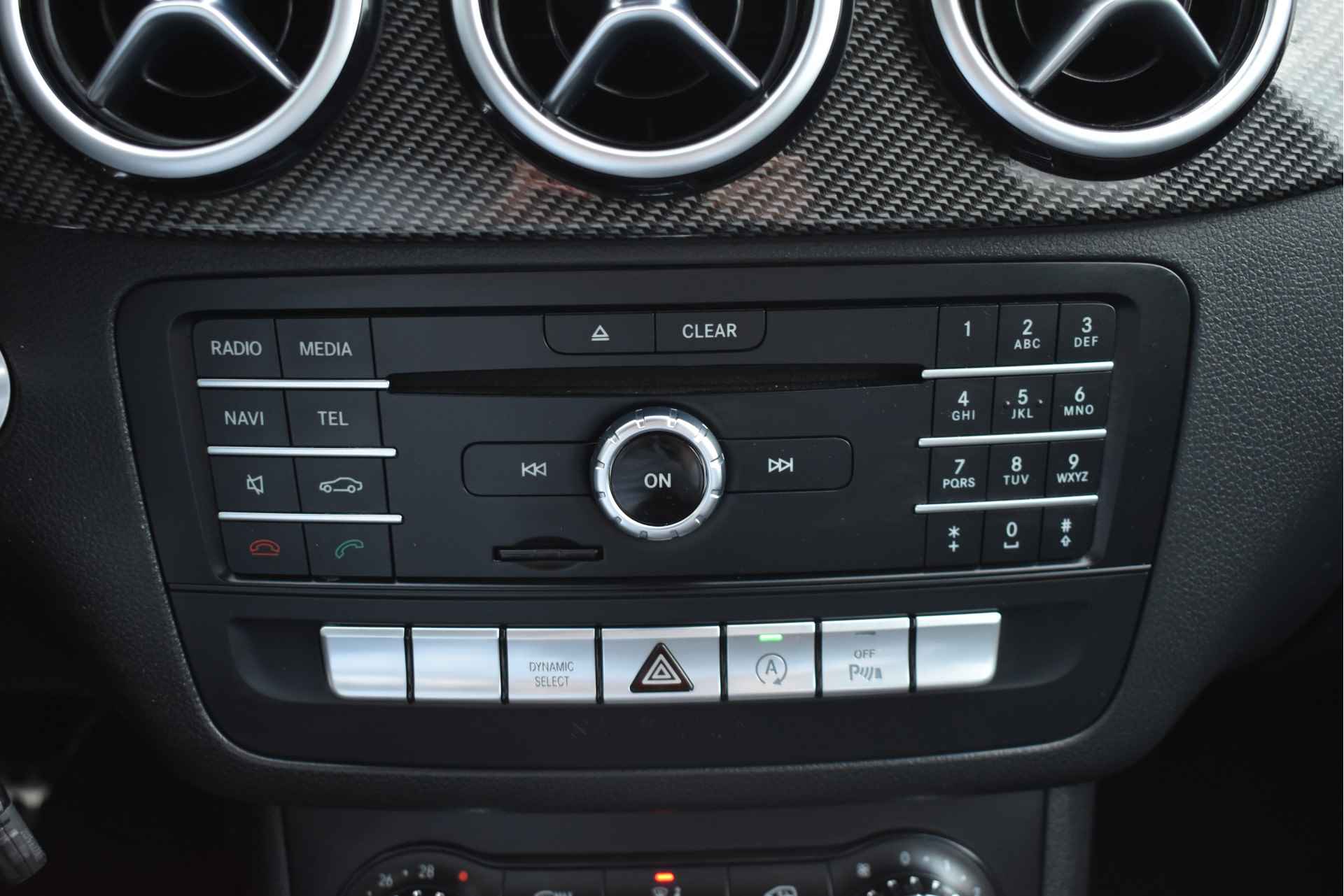 Mercedes-Benz B-Klasse 180 AMG Night Edition Plus | NL-Auto | Navigatie | LED verlichting | Sportstoelen | LED / Xenon | NAP - 19/51