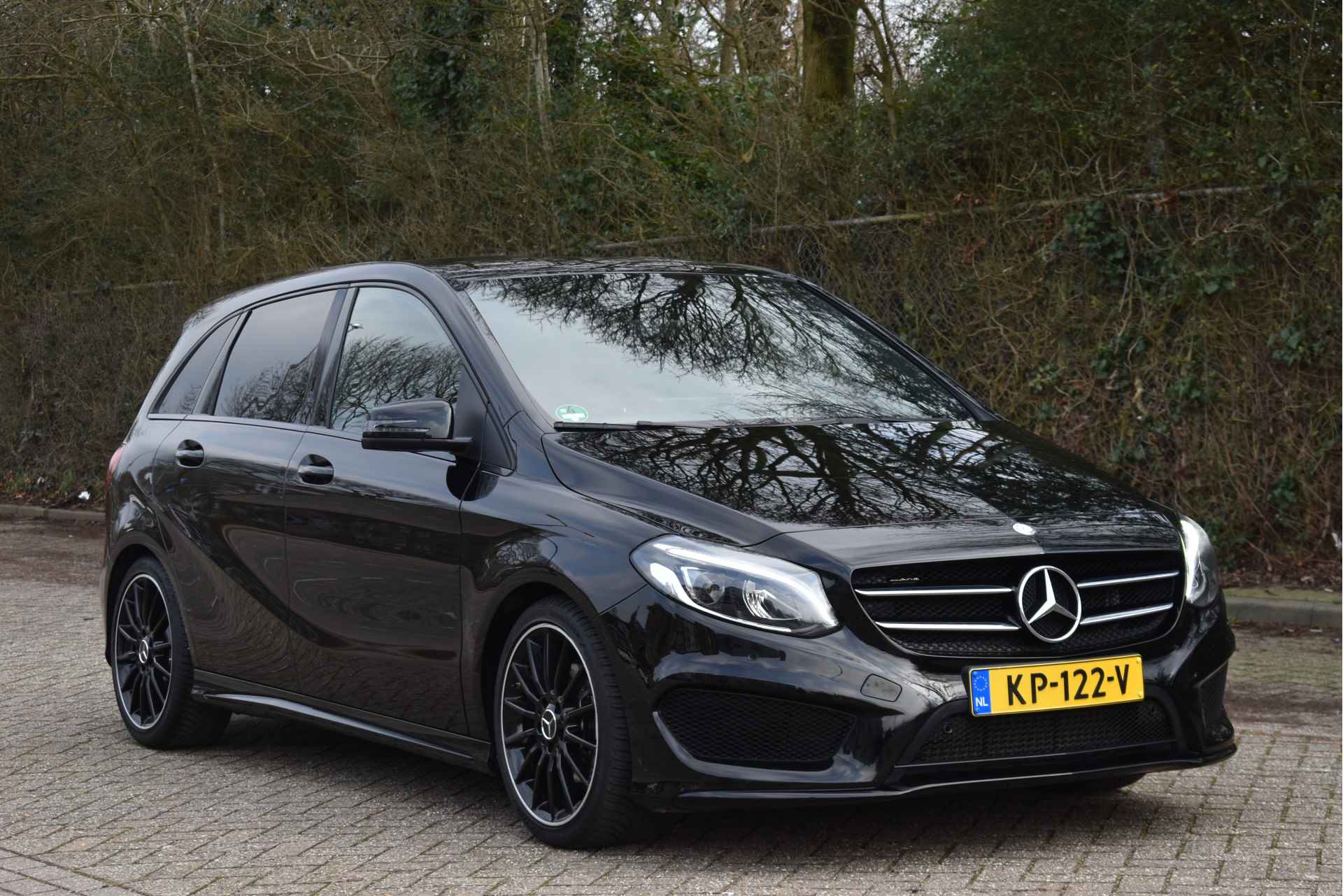 Mercedes-Benz B-Klasse 180 AMG Night Edition Plus | NL-Auto | Navigatie | LED verlichting | Sportstoelen | LED / Xenon | NAP - 24/51