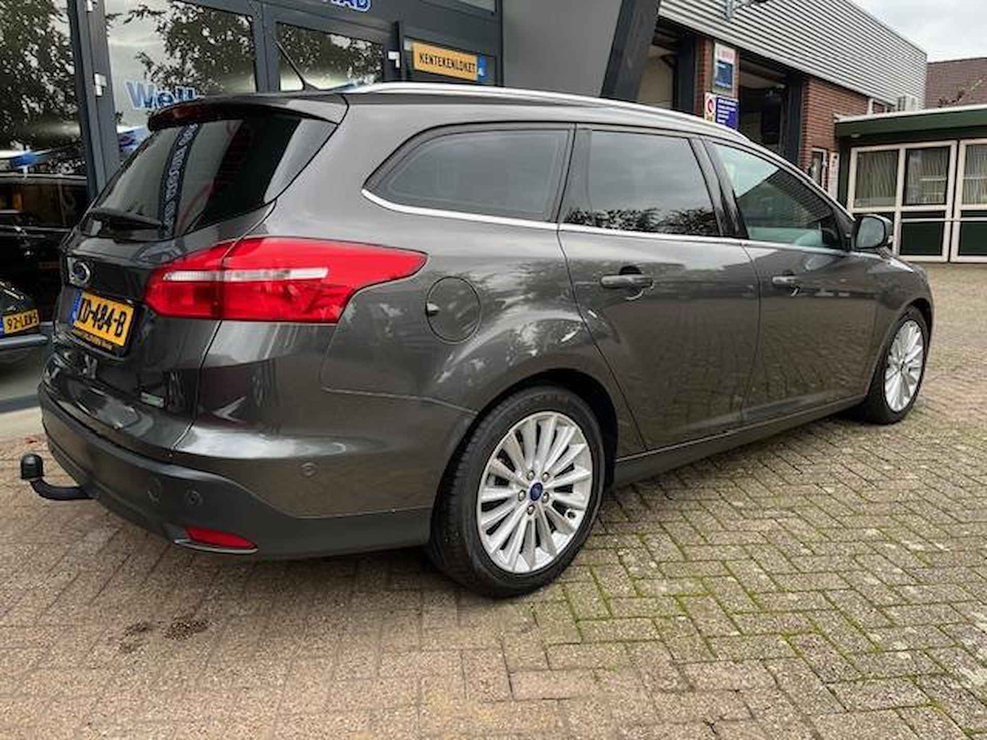 Ford Focus Wagon 1.0 Titanium - 10/18