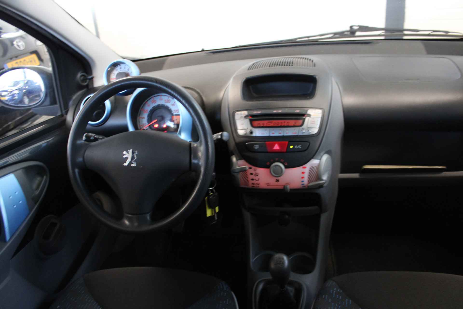 Peugeot 107 1.0-12V Urban Move | Incl. 12 maanden garantie | Airco | elektrische ramen | Toerenteller | Isofix | 1e eigenaar!! | - 3/26