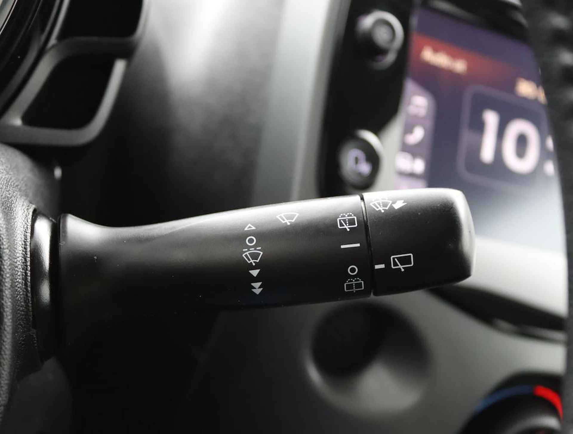 Toyota Aygo 1.0 VVT-i x-play | Apple carplay/Android auto | Parkeercamera | Groot display | - 30/52
