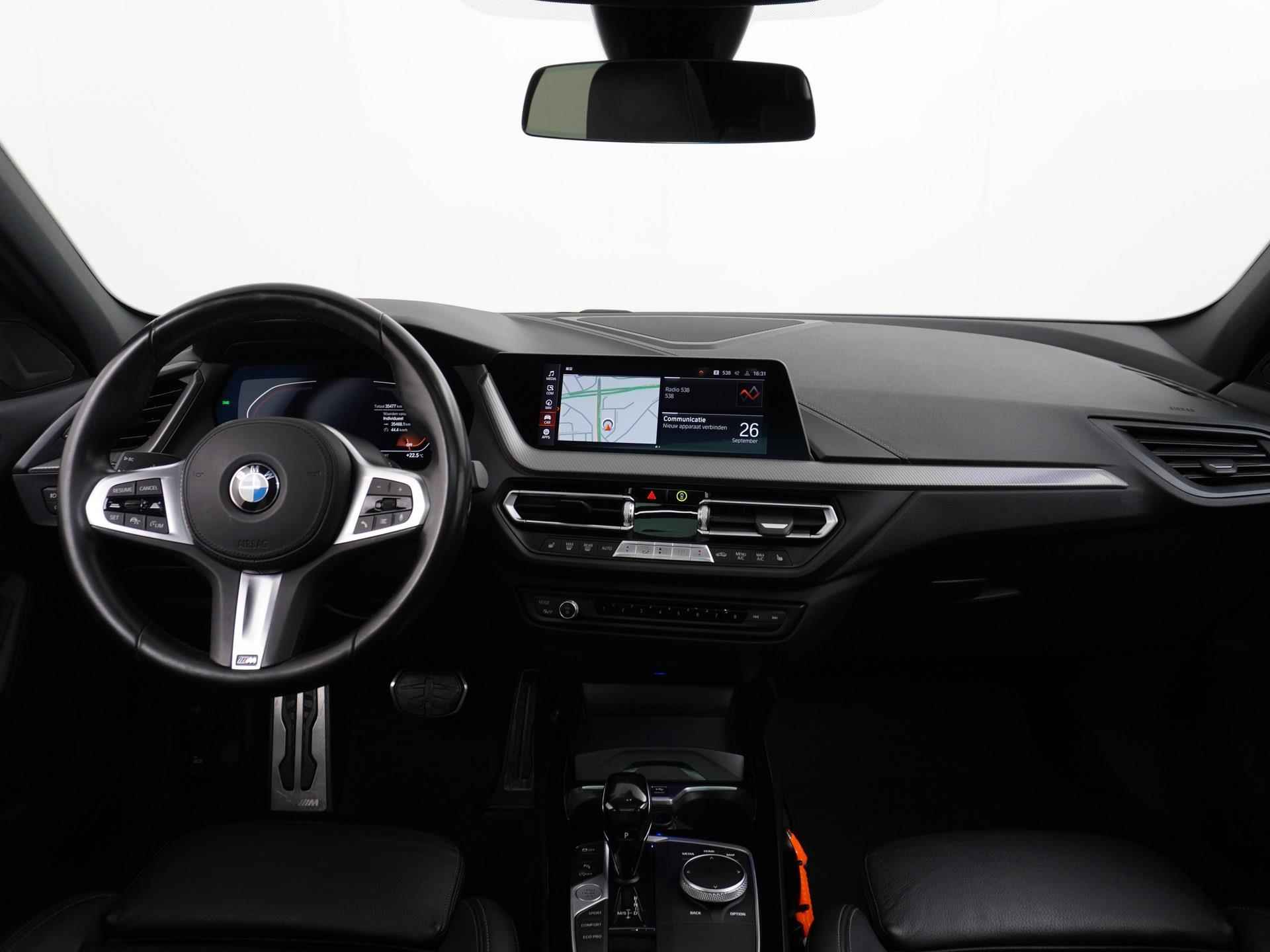 BMW 1-serie 118i UNIEK! | ADD. CRUISE | LEDER+stoelverw. | CAMERA | APPLE CARPLAY | PANORAMADAK | 1e eig. DEALER ONDERHOUDEN - 24/47