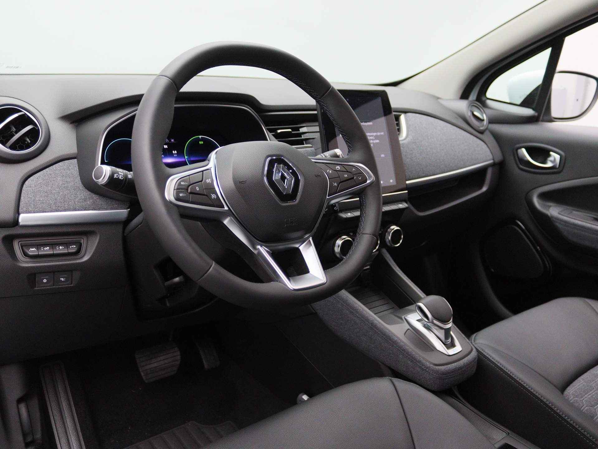 Renault ZOE R135 Intens 50kWh KOOPBATTERIJ ALL-IN PRIJS! Camera | Climate | Navi | Stoel-/stuurverwarming - 4/38