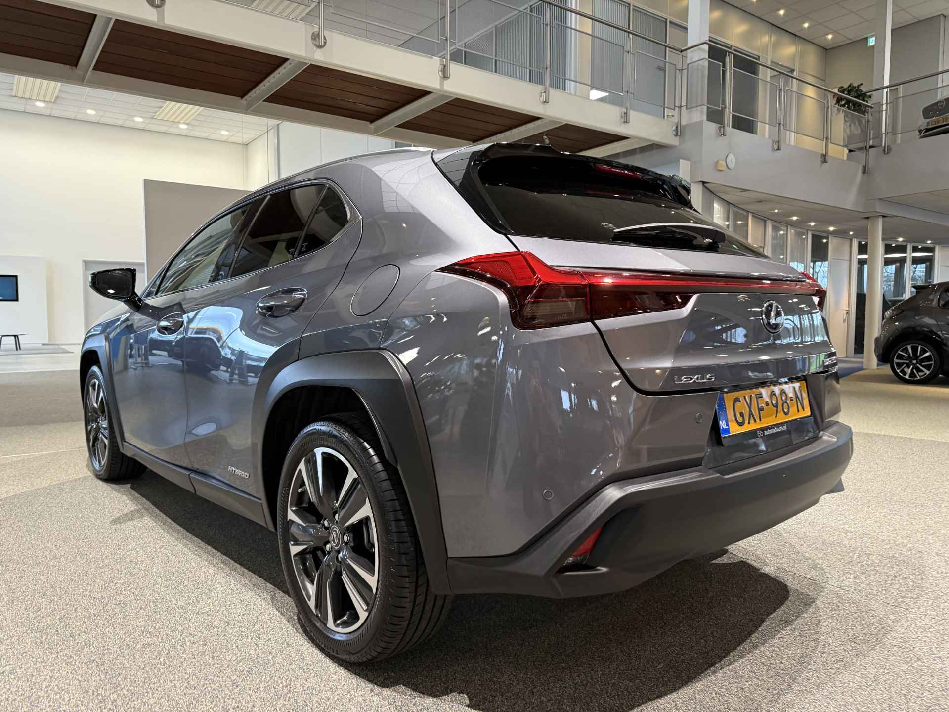 Lexus UX 250h Executive Line, Schuifdak, Leder, Adaptive - 4/19