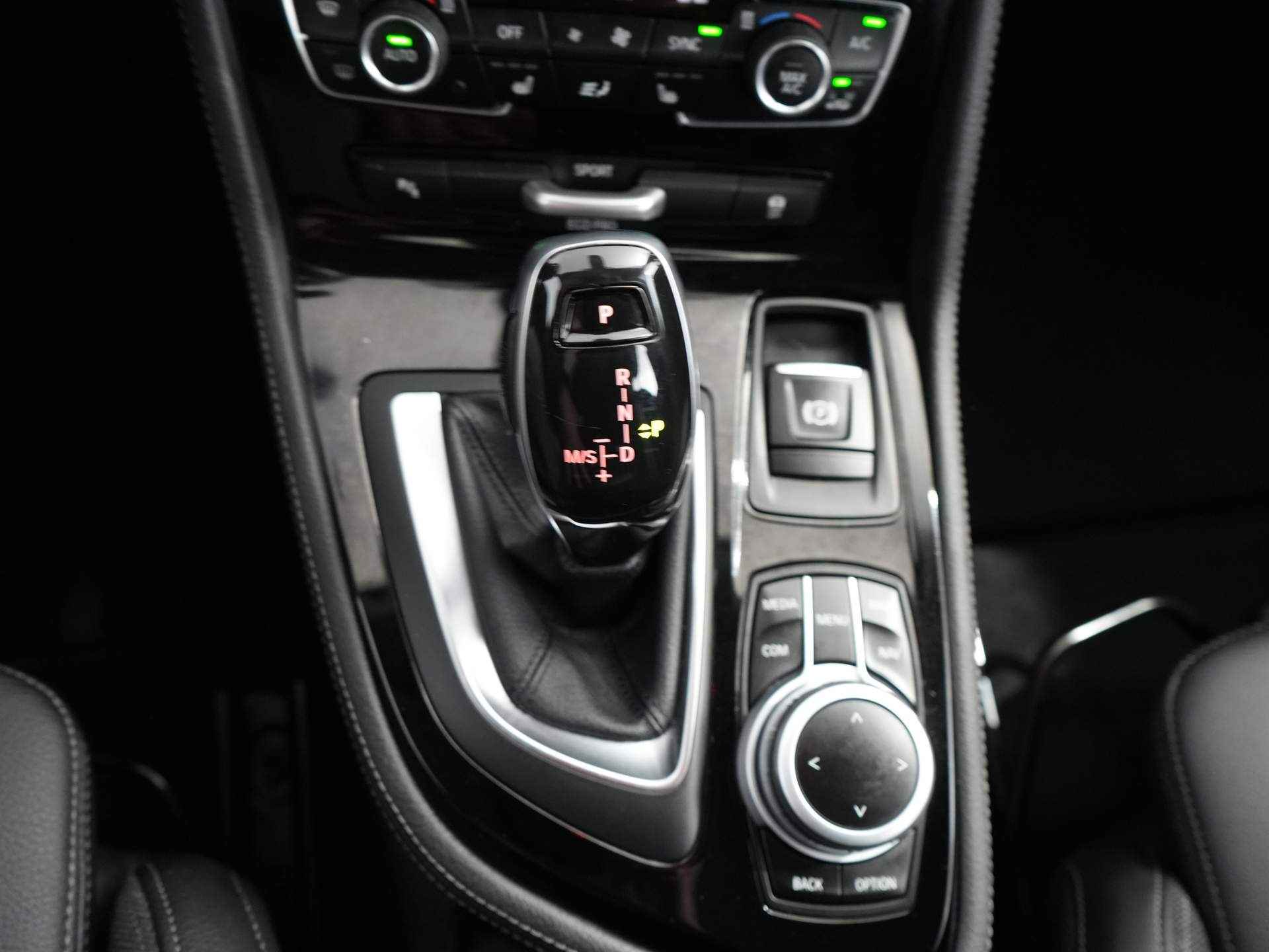 BMW 2 Serie Gran Tourer 218i 7p. Executive Edition Sportline | Navigatie | Stoelverwarming | Head-Up Display | Lichtmetalen velgen 16" - 10/34