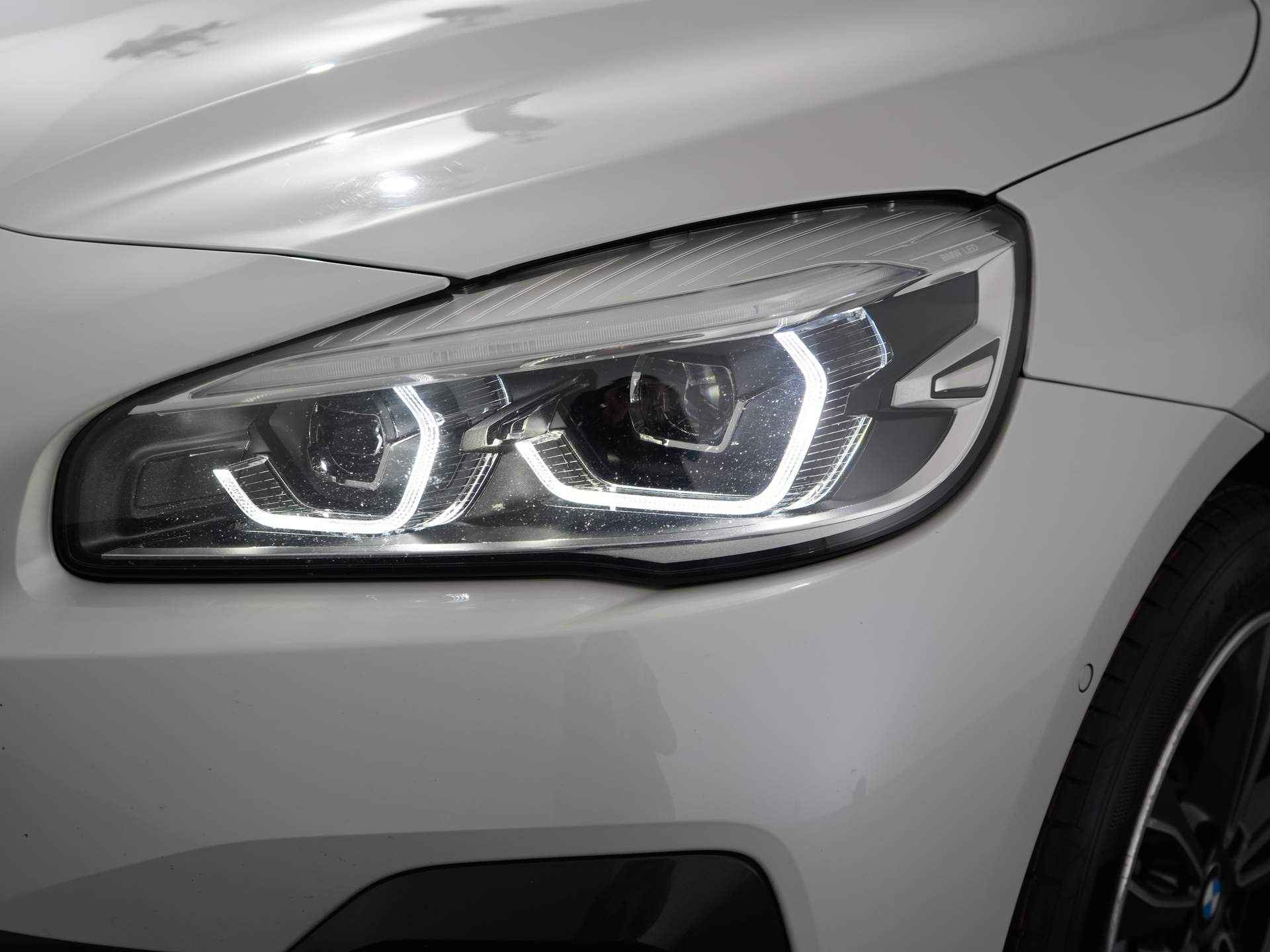 BMW 2 Serie Gran Tourer 218i 7p. Executive Edition Sportline | Navigatie | Stoelverwarming | Head-Up Display | Lichtmetalen velgen 16" - 14/34