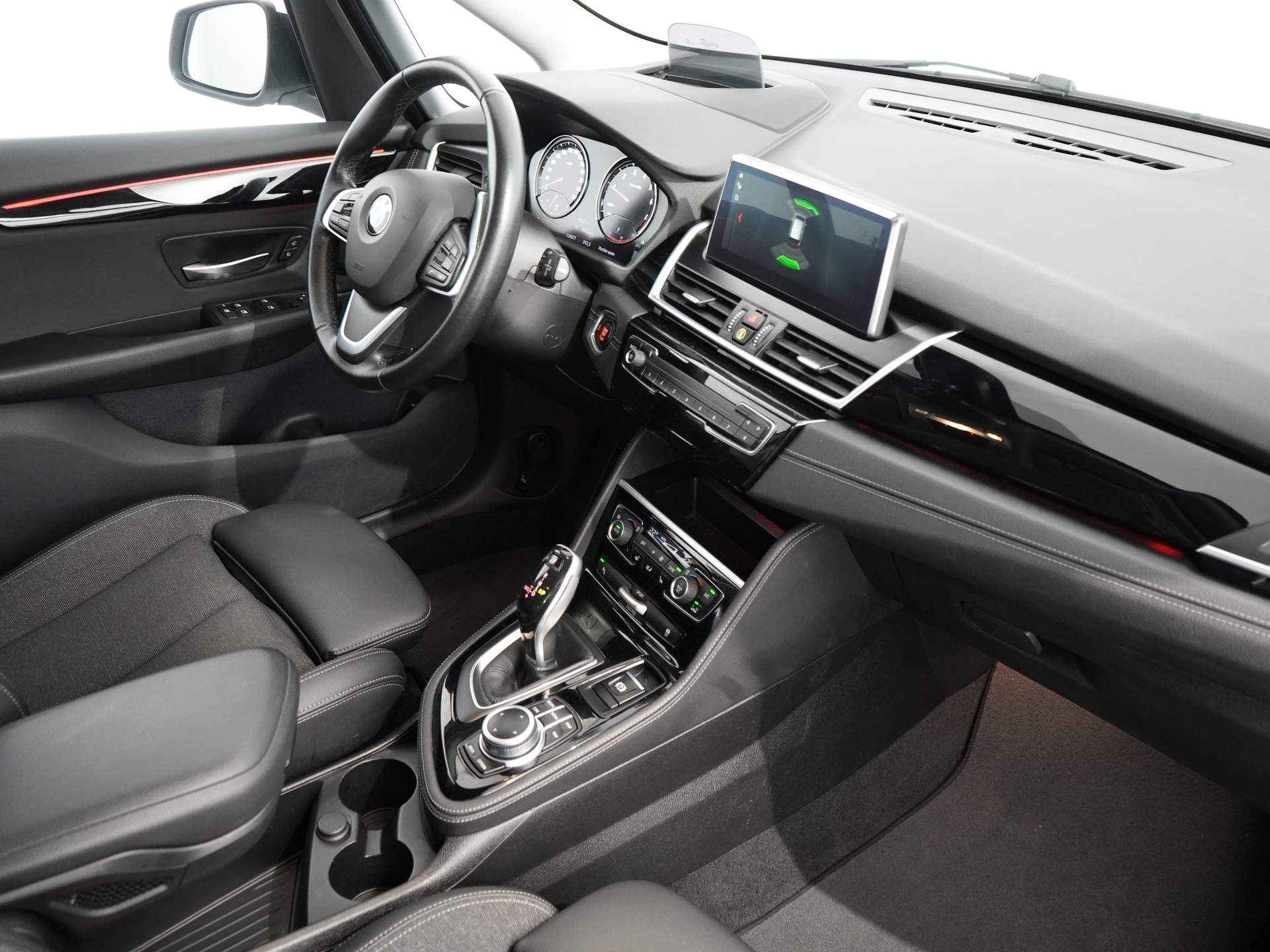 BMW 2 Serie Gran Tourer 218i 7p. Executive Edition Sportline | Navigatie | Stoelverwarming | Head-Up Display | Lichtmetalen velgen 16" - 23/34