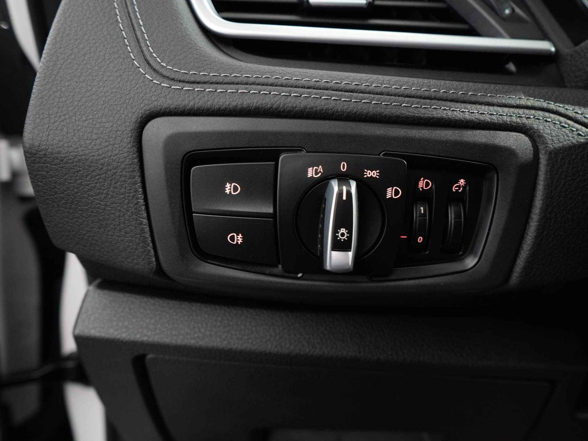 BMW 2 Serie Gran Tourer 218i 7p. Executive Edition Sportline | Navigatie | Stoelverwarming | Head-Up Display | Lichtmetalen velgen 16" - 25/34