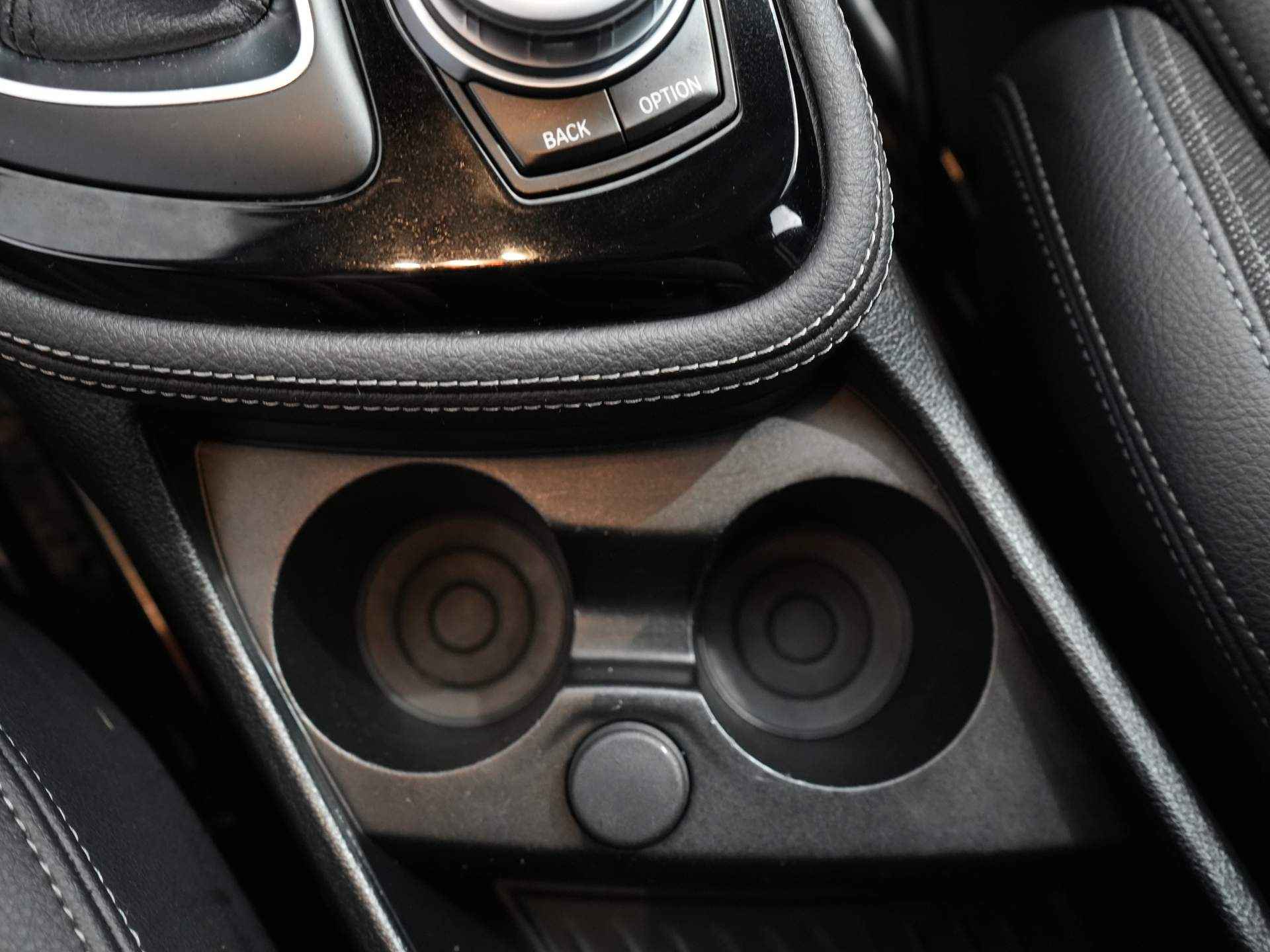 BMW 2 Serie Gran Tourer 218i 7p. Executive Edition Sportline | Navigatie | Stoelverwarming | Head-Up Display | Lichtmetalen velgen 16" - 27/34