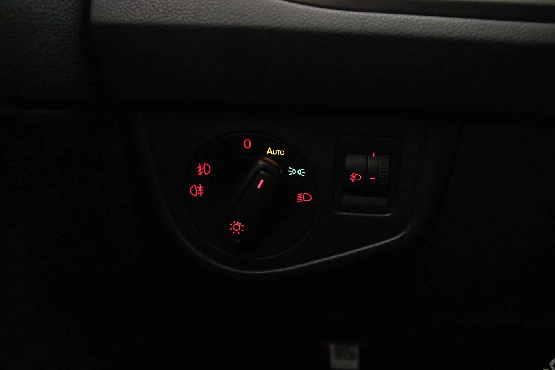Volkswagen Polo Comfortline 1.0 TSI 95pk Navigatie, Adaptive cruise control, DAB, Radio, Airco, App connect, LED dagrijverlichting - 12/37