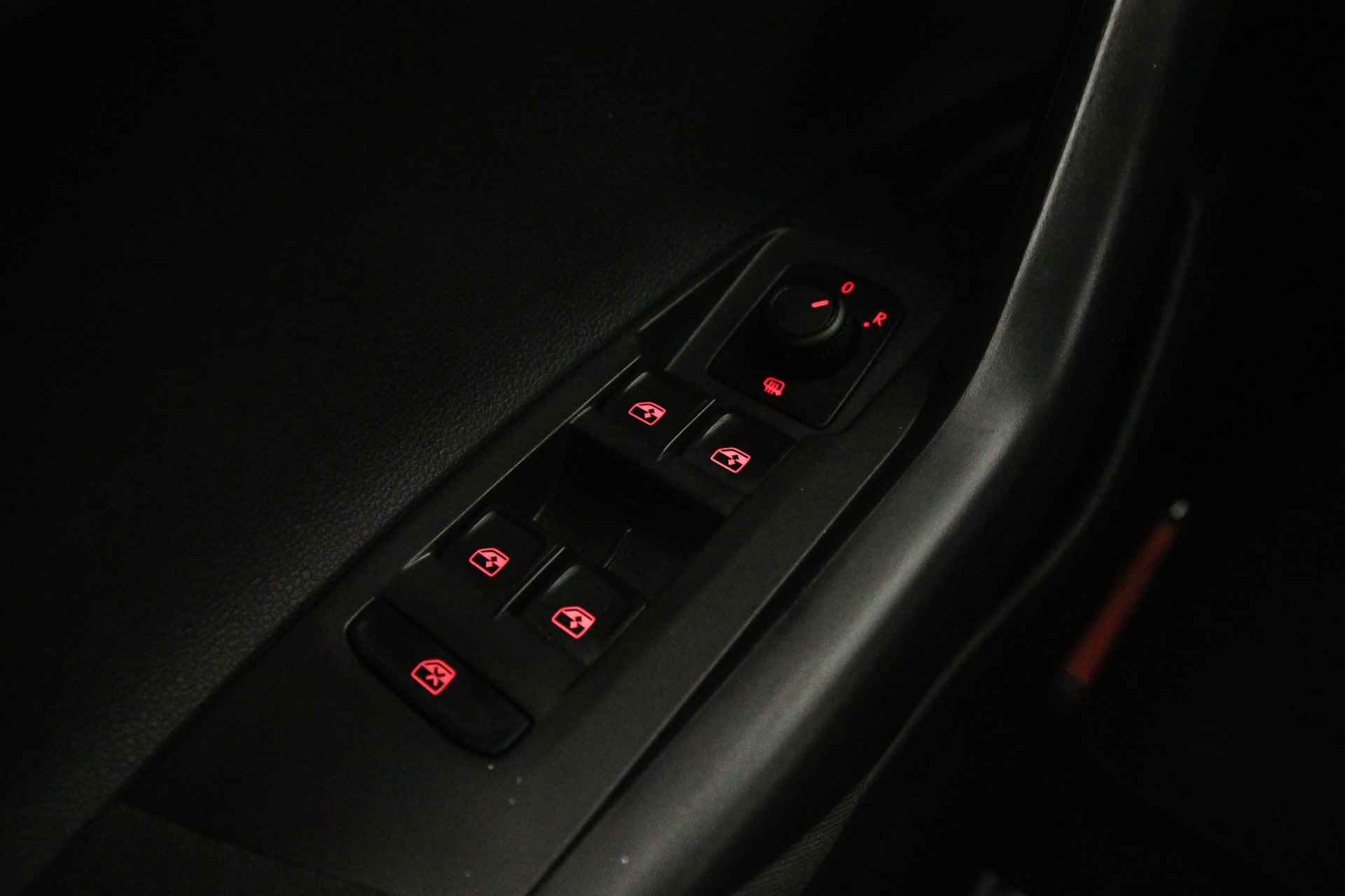 Volkswagen Polo Comfortline 1.0 TSI 95pk Navigatie, Adaptive cruise control, DAB, Radio, Airco, App connect, LED dagrijverlichting - 14/37